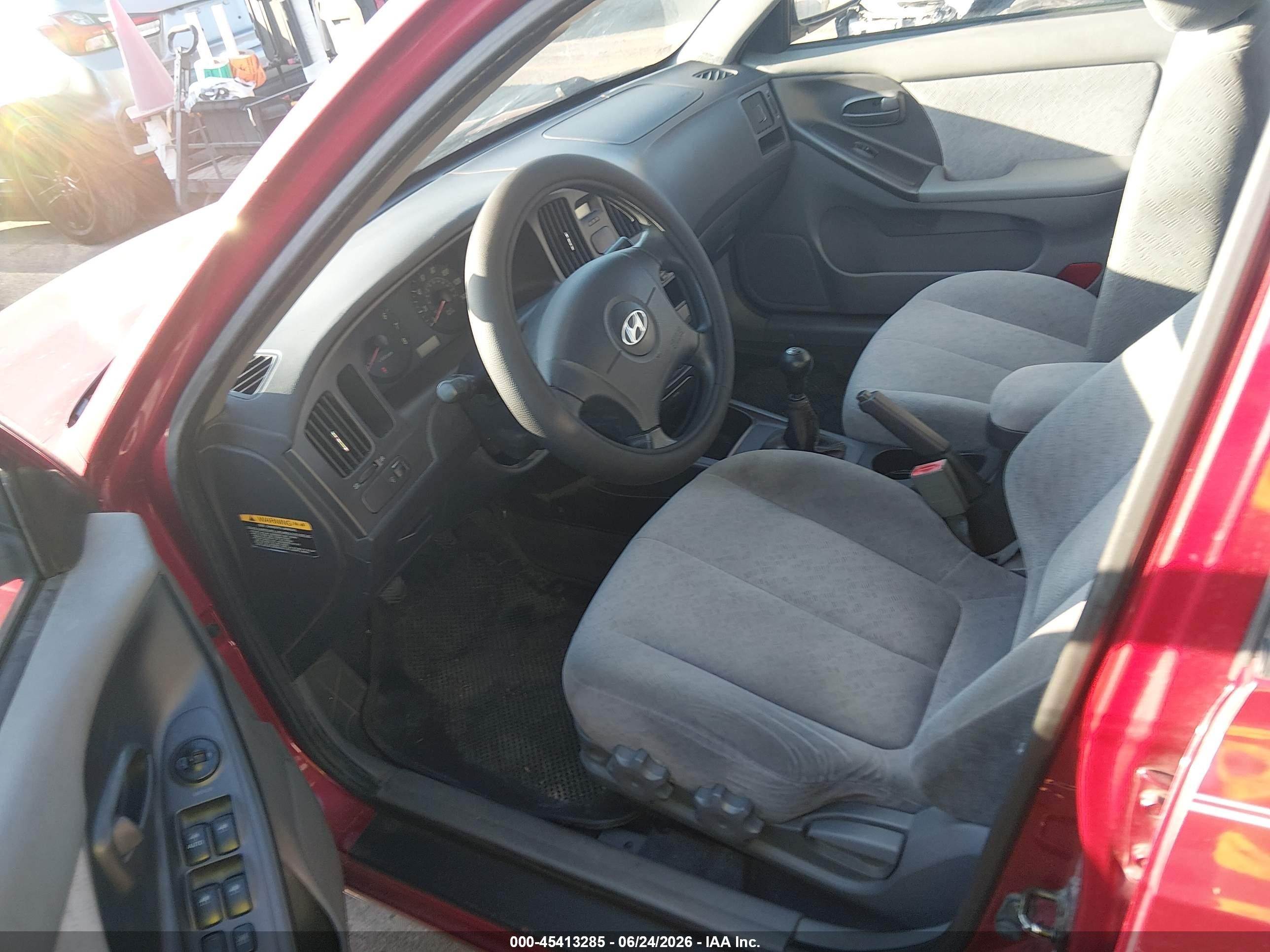 2004 Hyundai Elantra Gls/gt Красный vin: KMHDN46D74U910601