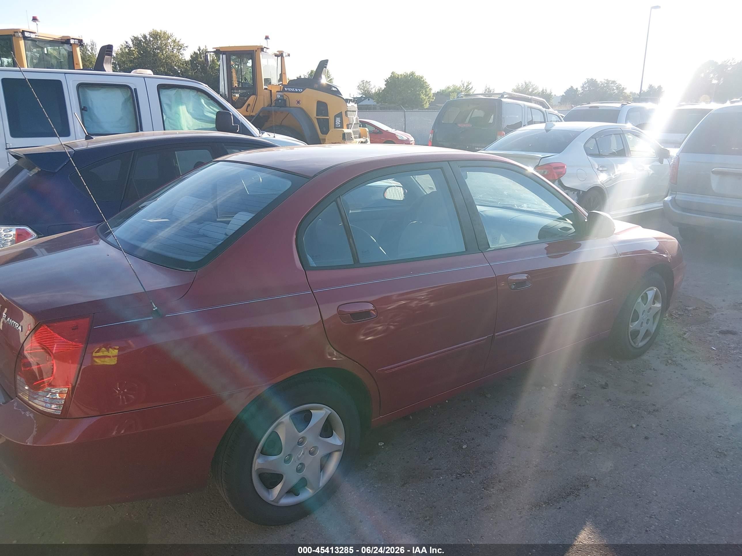 2004 Hyundai Elantra Gls/gt Красный vin: KMHDN46D74U910601