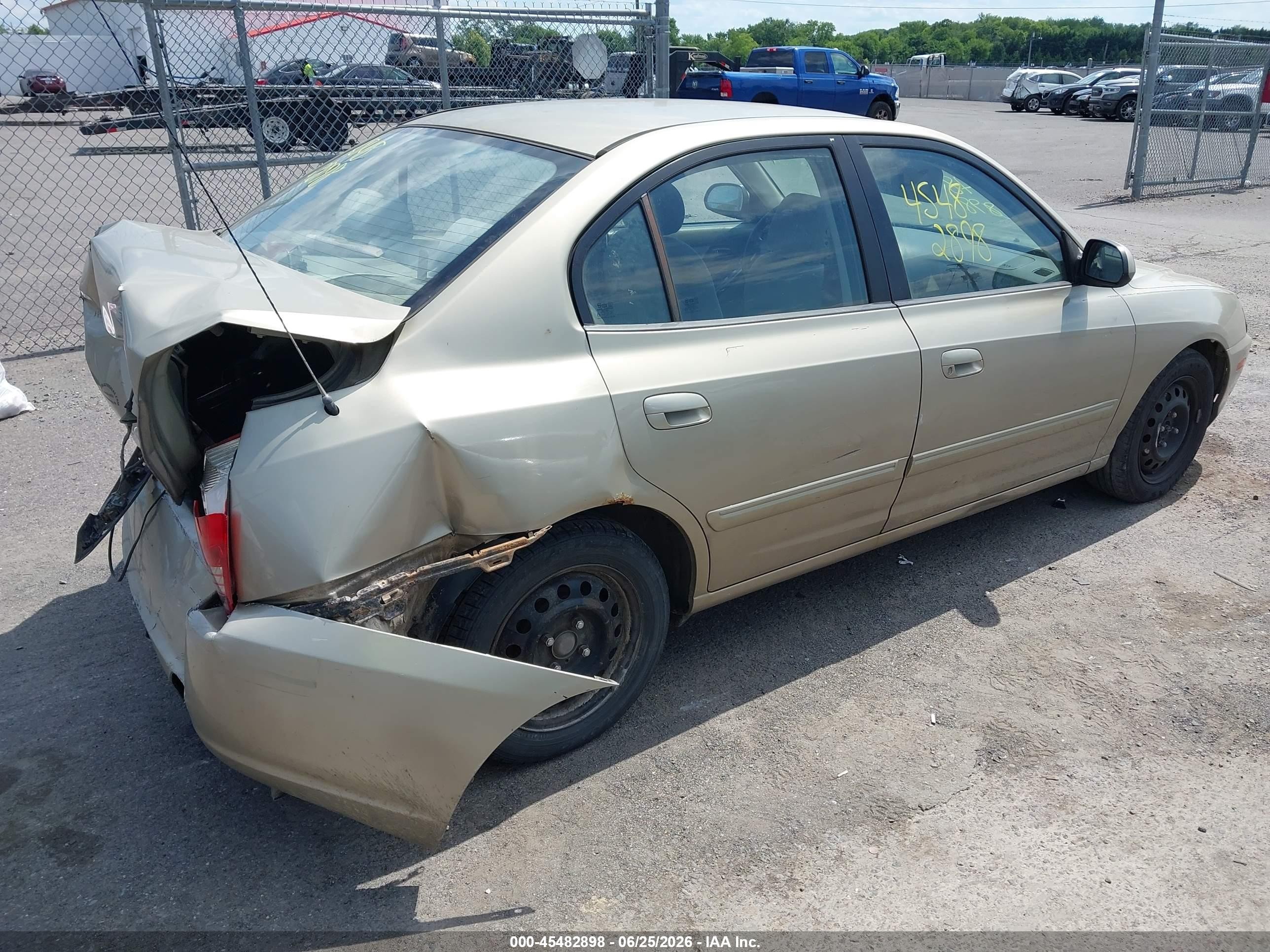 2005 Hyundai Elantra Gls/gt Gold vin: KMHDN46D75U195286