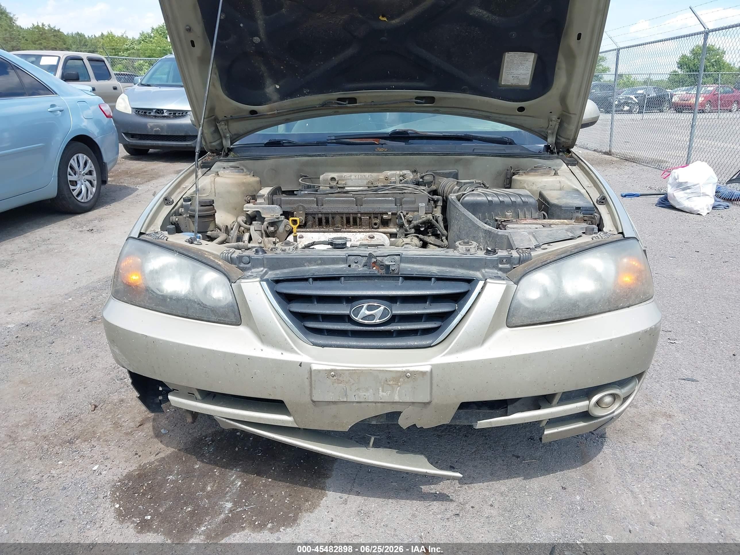 2005 Hyundai Elantra Gls/gt Gold vin: KMHDN46D75U195286