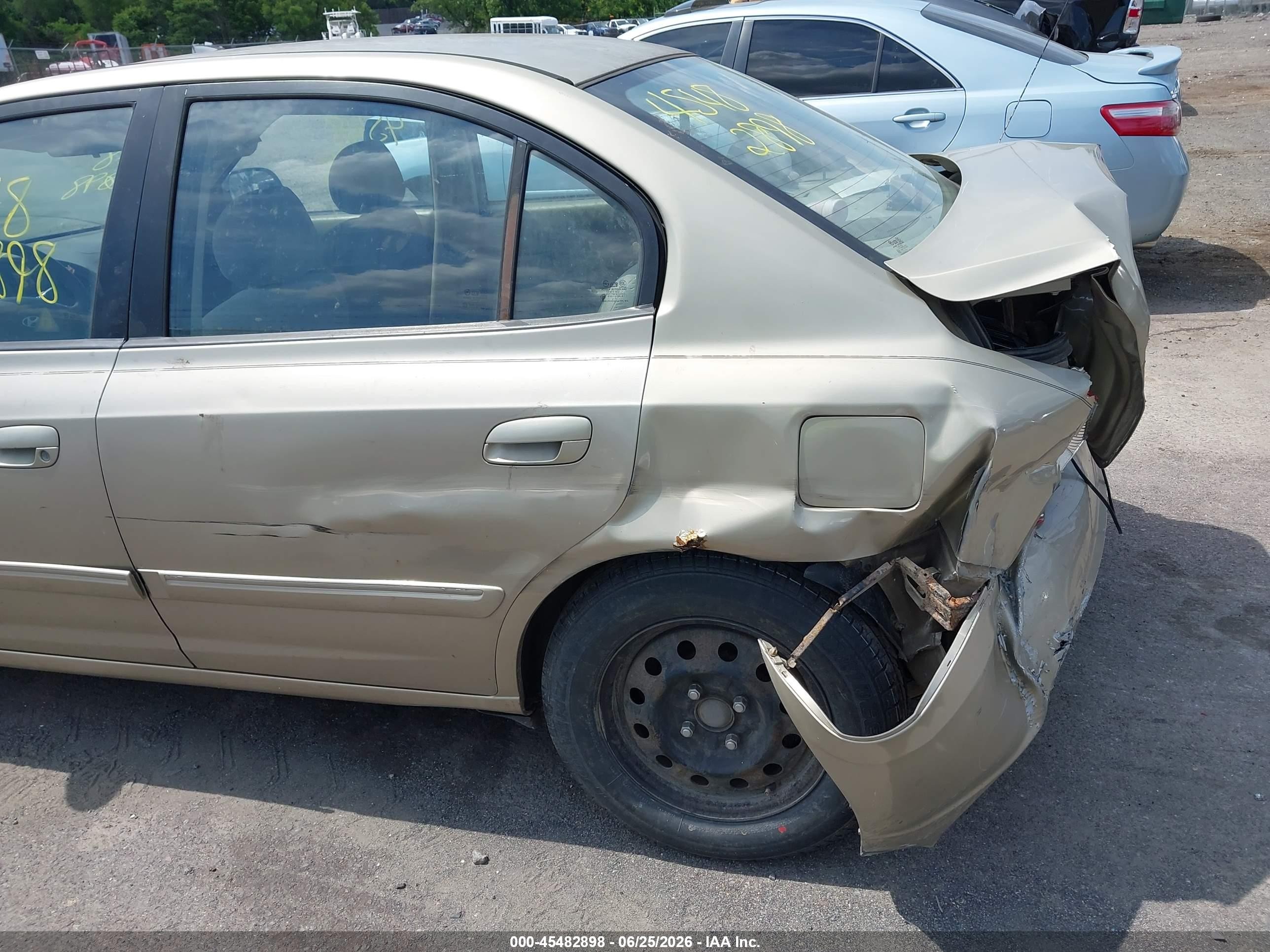 2005 Hyundai Elantra Gls/gt Gold vin: KMHDN46D75U195286