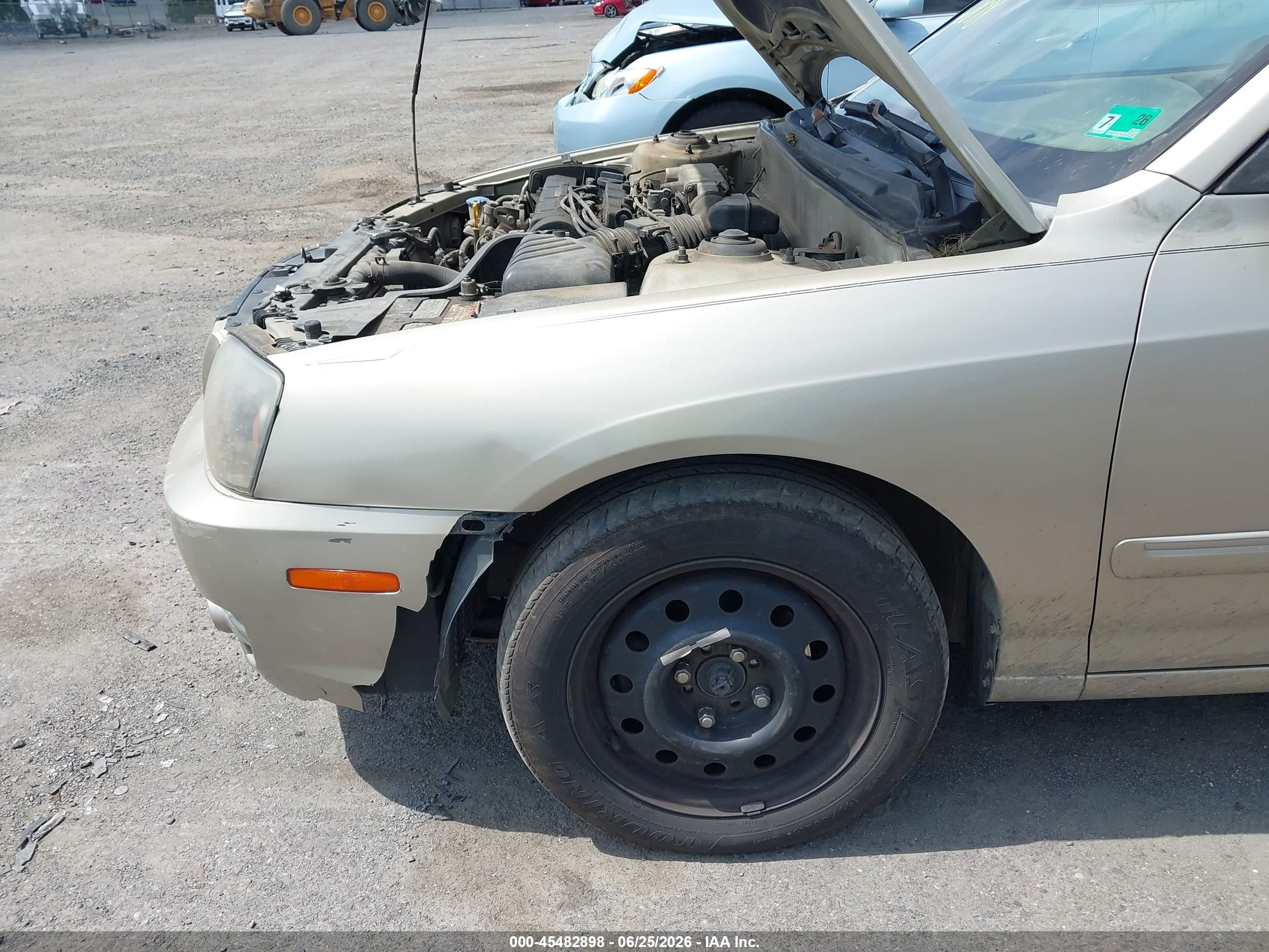 2005 Hyundai Elantra Gls/gt Gold vin: KMHDN46D75U195286