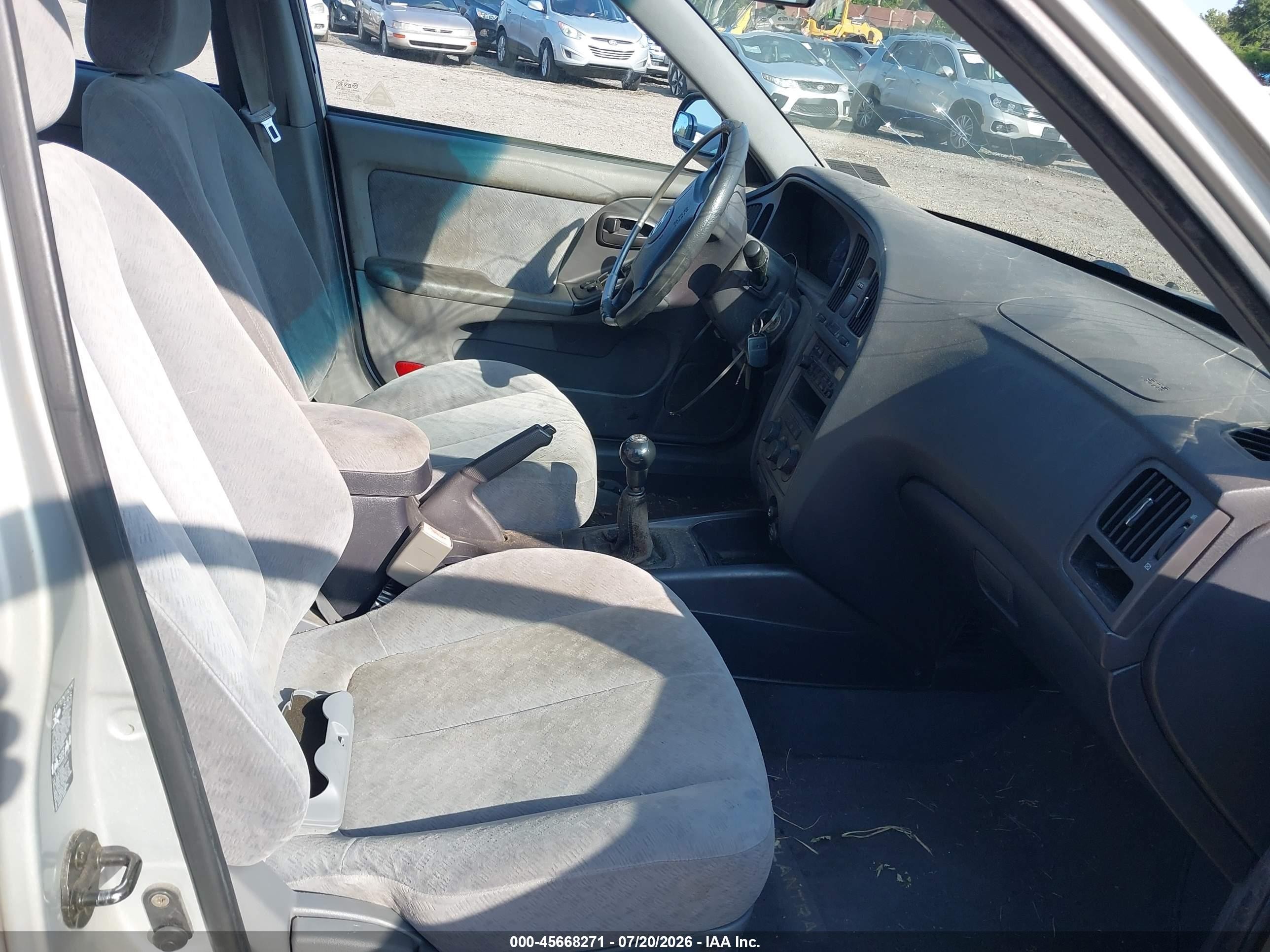 2004 Hyundai Elantra Gls/gt Silver vin: KMHDN46D84U771661