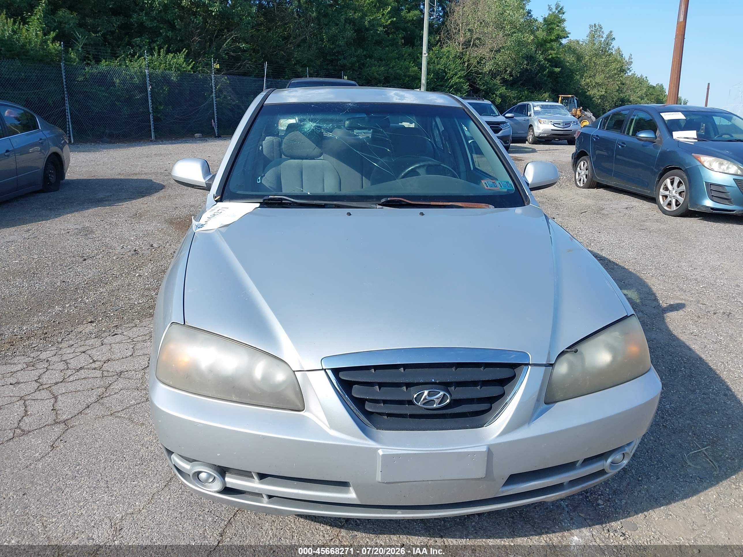 2004 Hyundai Elantra Gls/gt Silver vin: KMHDN46D84U771661