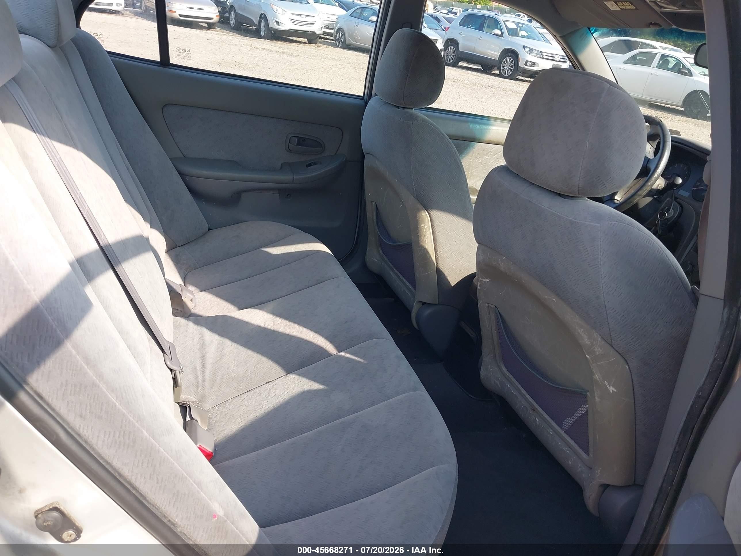 2004 Hyundai Elantra Gls/gt Silver vin: KMHDN46D84U771661
