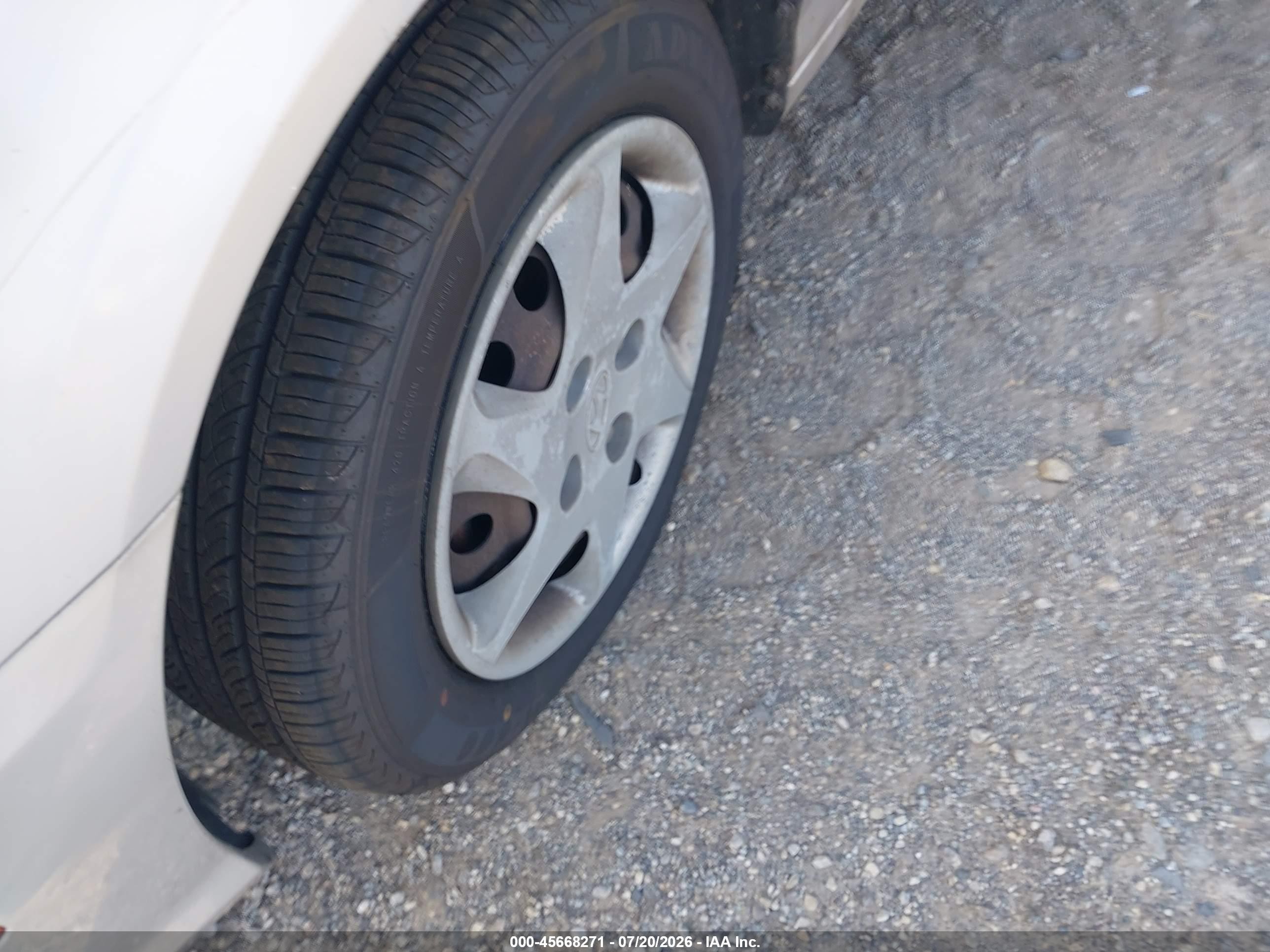 2004 Hyundai Elantra Gls/gt Silver vin: KMHDN46D84U771661