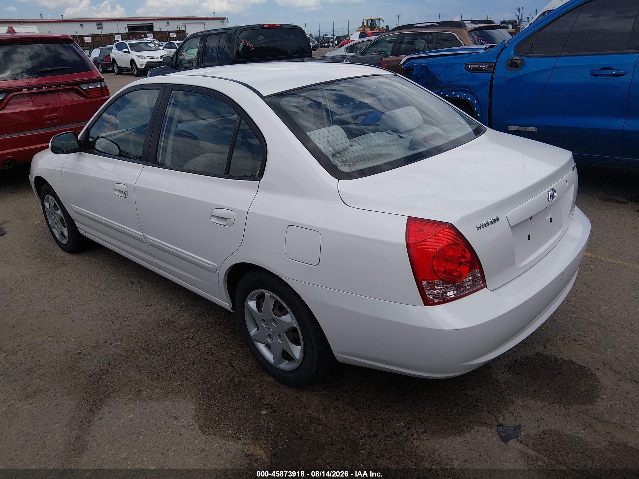 2004 Hyundai Elantra Gls/gt White vin: KMHDN46D84U869038