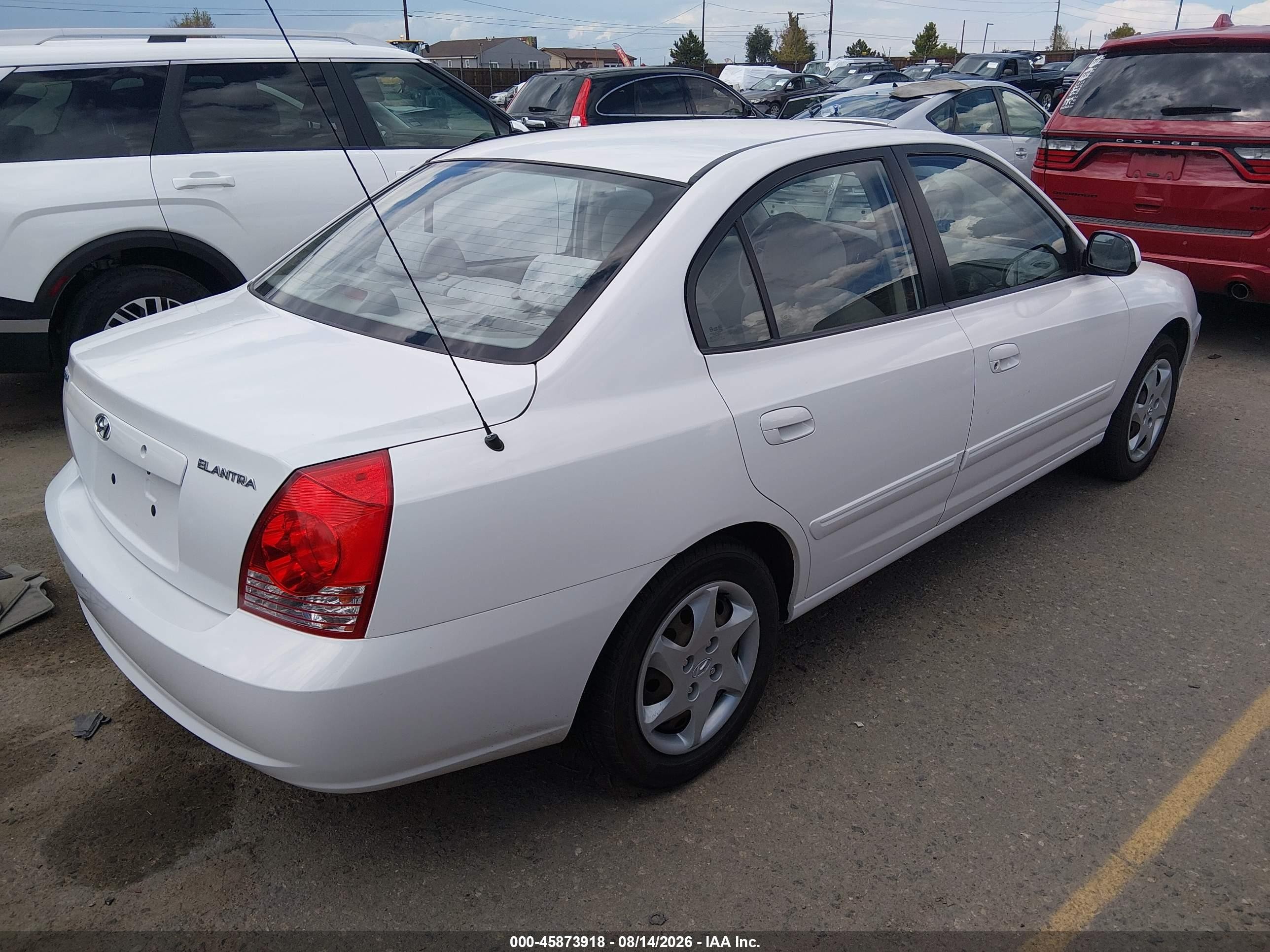 2004 Hyundai Elantra Gls/gt White vin: KMHDN46D84U869038