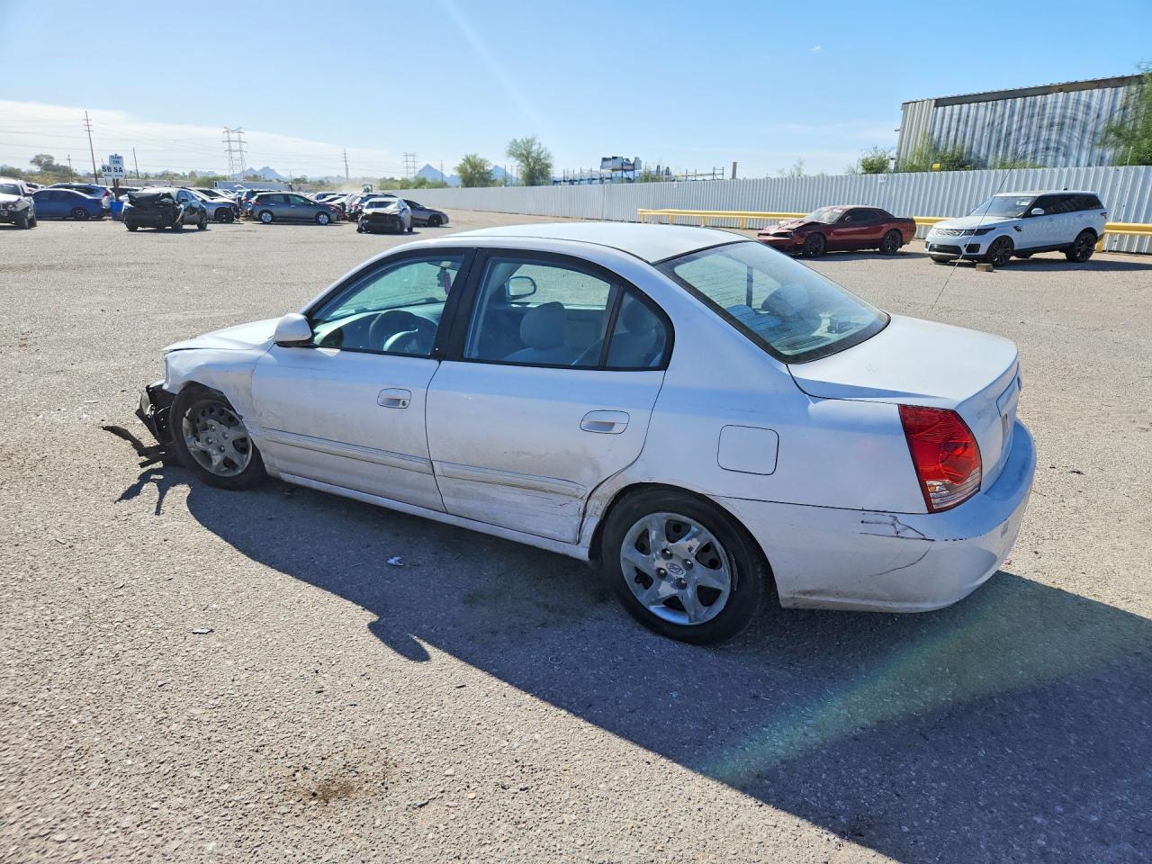 2005 Hyundai Elantra Gls White vin: KMHDN46D85U067252