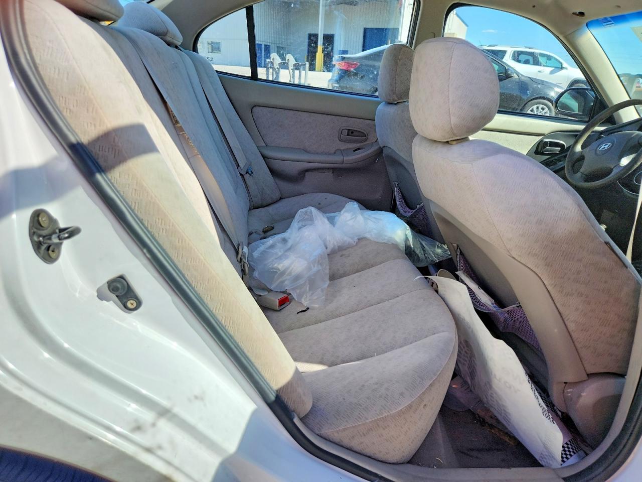 2005 Hyundai Elantra Gls White vin: KMHDN46D85U067252