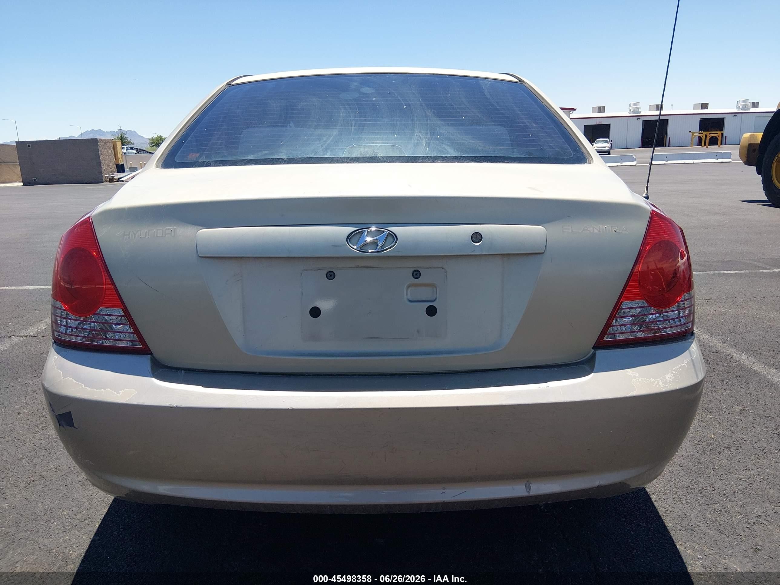 2005 Hyundai Elantra Gls/gt Gold vin: KMHDN46D85U087436