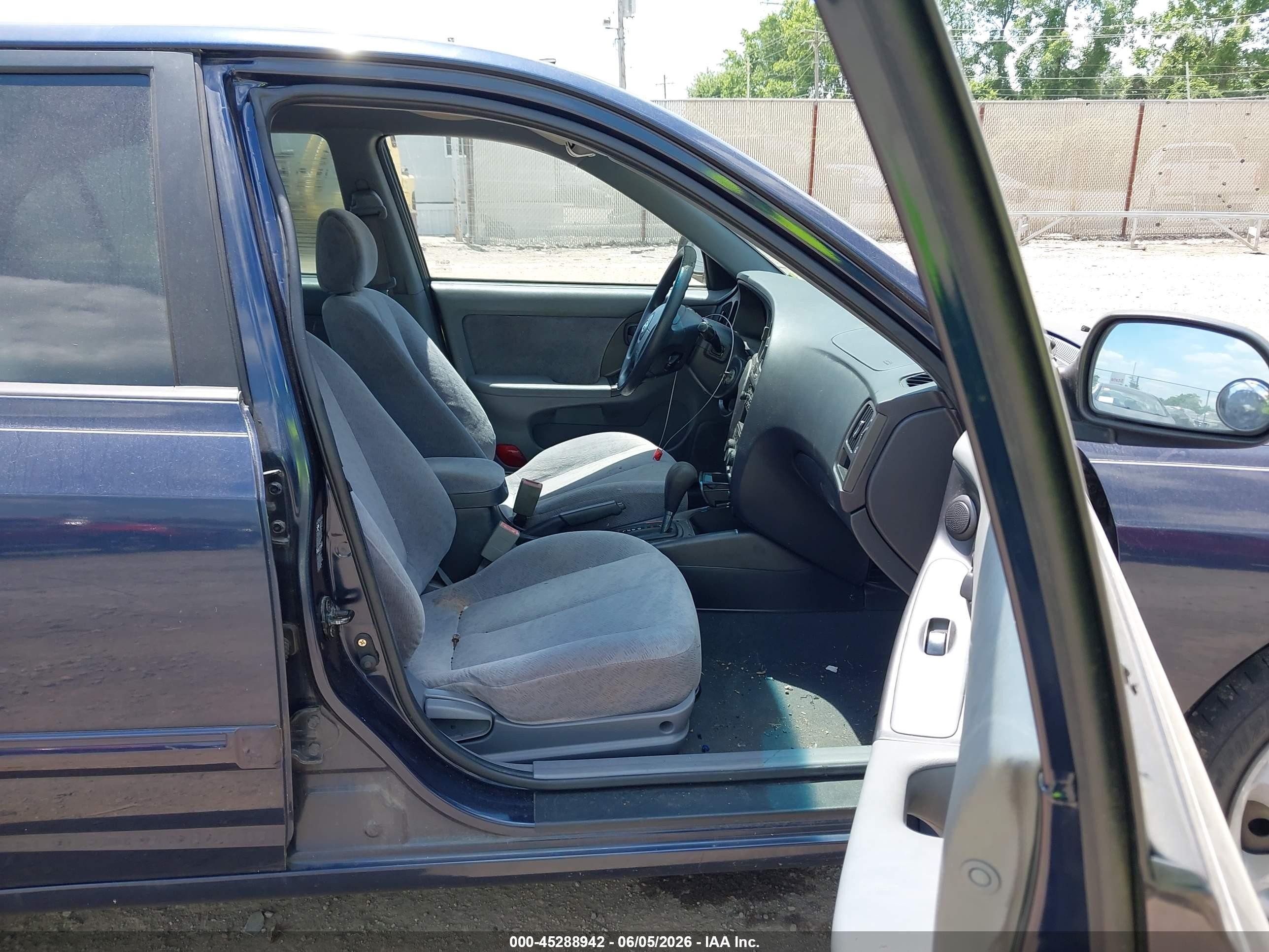 2005 Hyundai Elantra Gls/gt Blue vin: KMHDN46D85U981095
