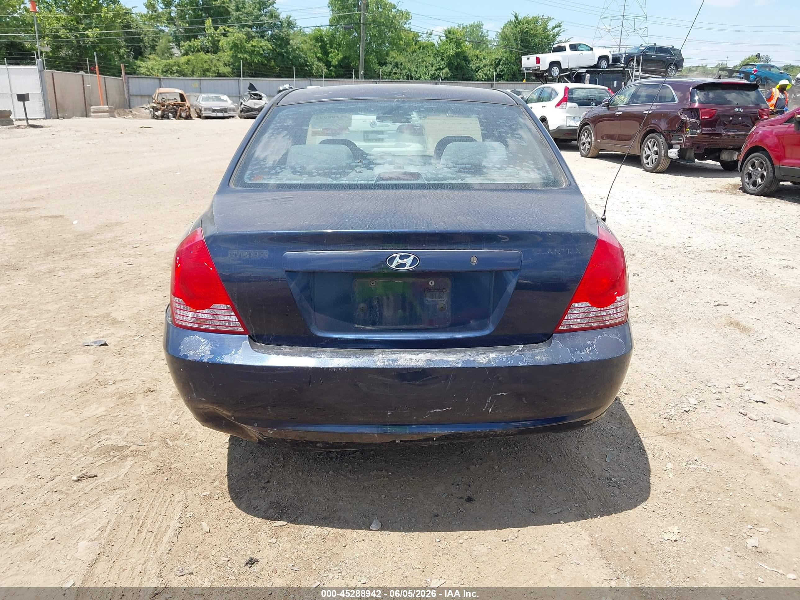 2005 Hyundai Elantra Gls/gt Blue vin: KMHDN46D85U981095