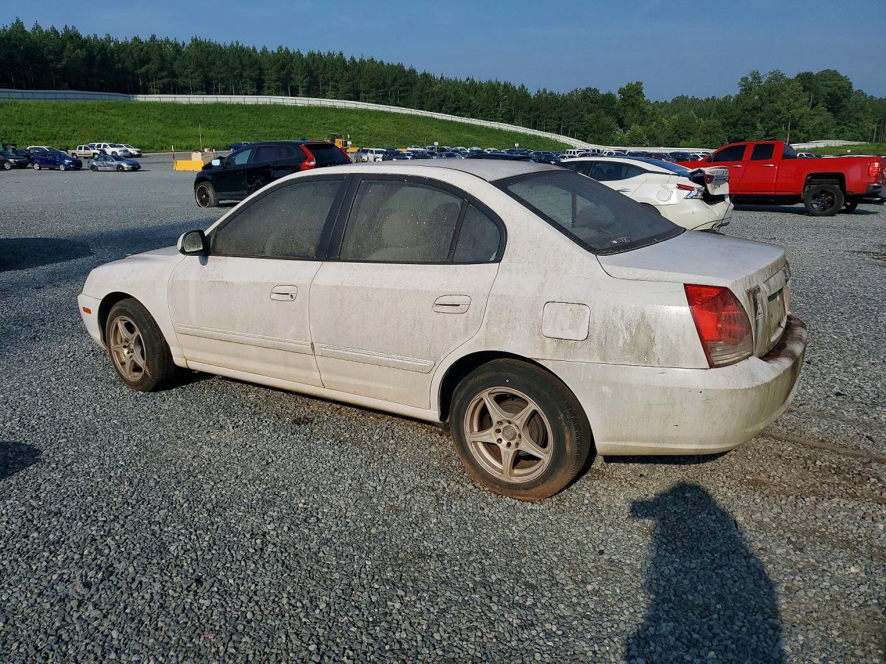 2004 Hyundai Elantra Gls White vin: KMHDN46D94U724901