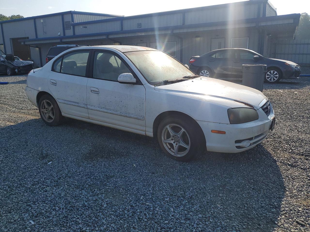2004 Hyundai Elantra Gls White vin: KMHDN46D94U724901
