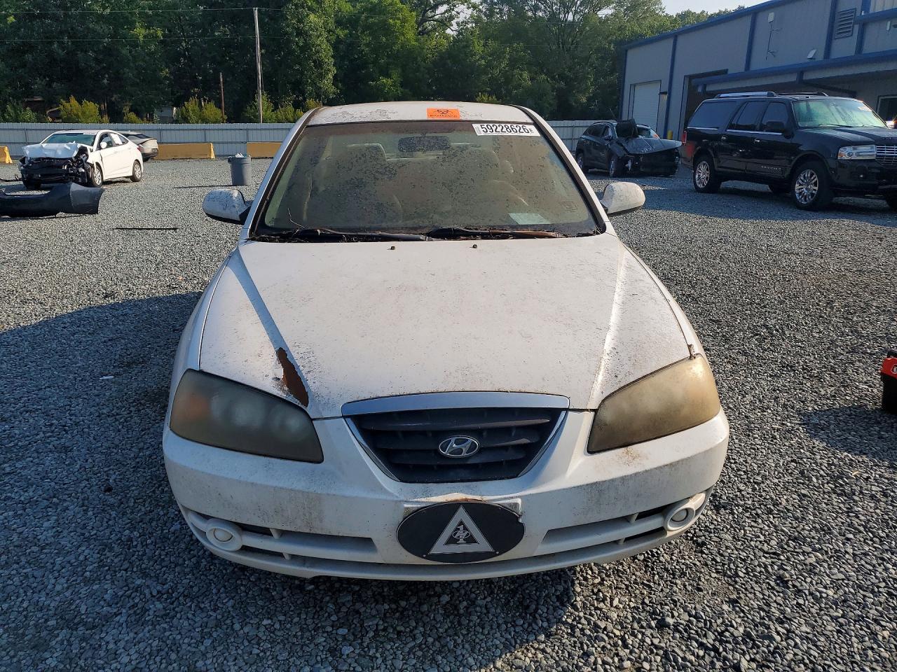 2004 Hyundai Elantra Gls White vin: KMHDN46D94U724901