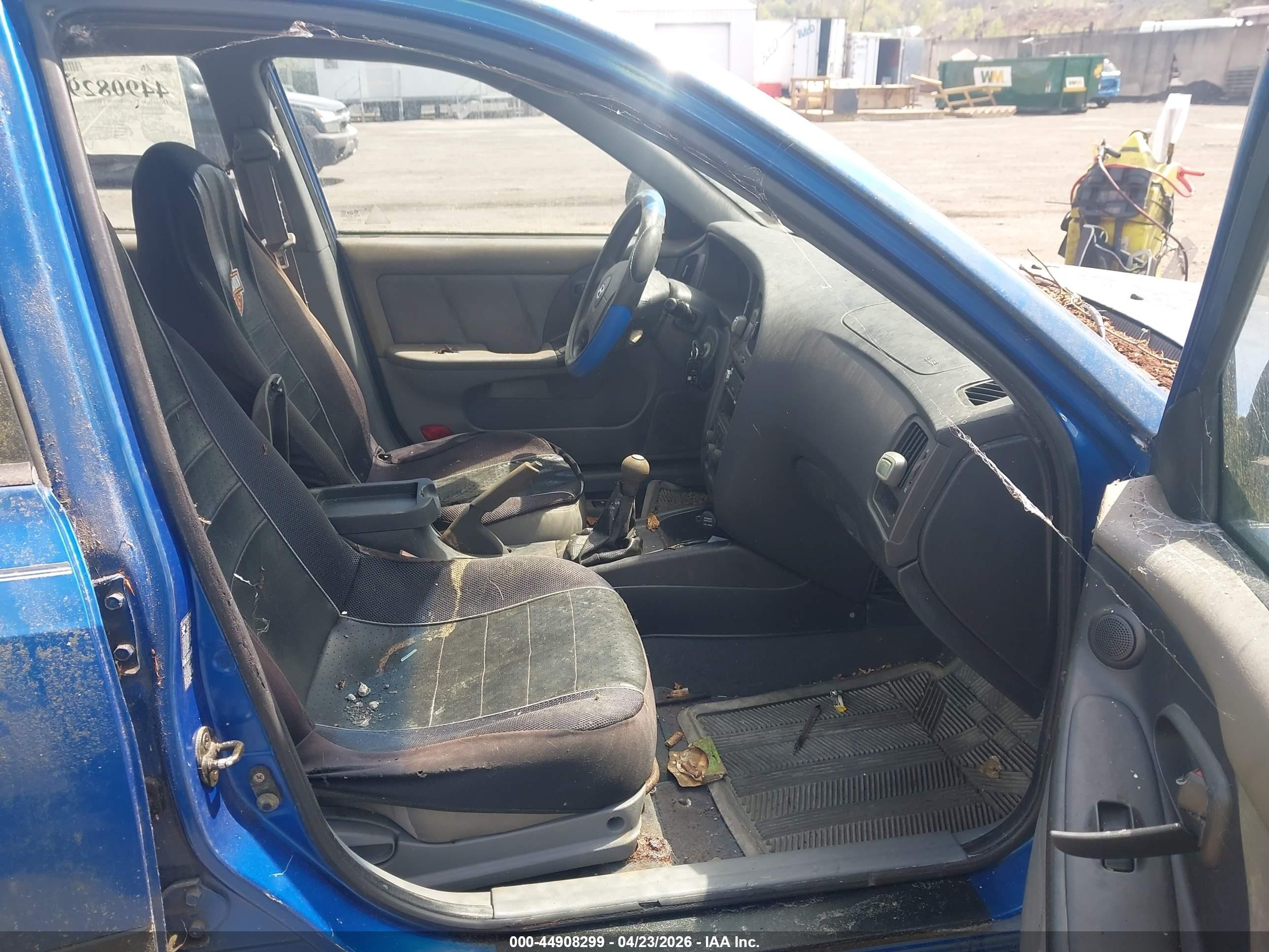 2004 Hyundai Elantra Gls/gt Blue vin: KMHDN46D94U756652