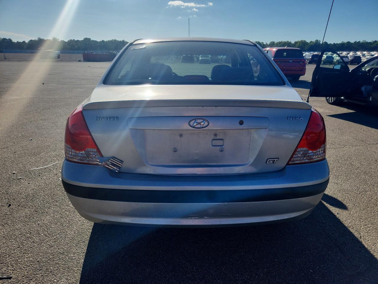 2004 Hyundai Elantra Gls Silver vin: KMHDN46D94U805526