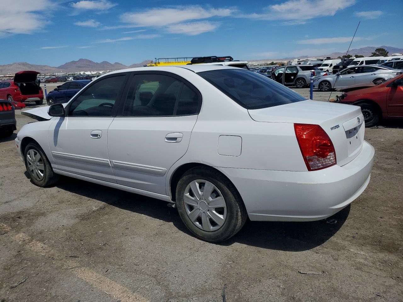 2006 Hyundai Elantra Gls White vin: KMHDN46D96U362913