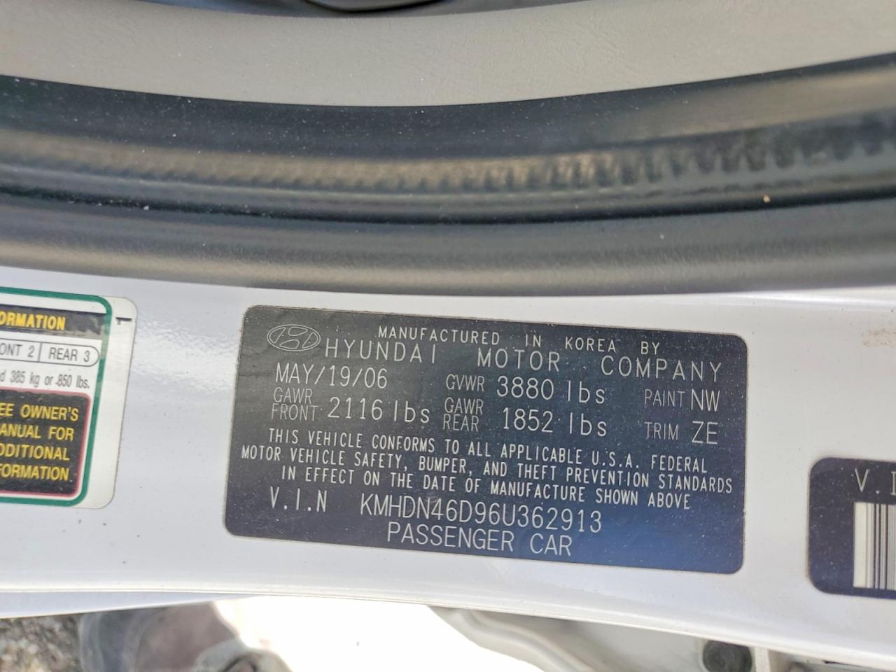 2006 Hyundai Elantra Gls White vin: KMHDN46D96U362913