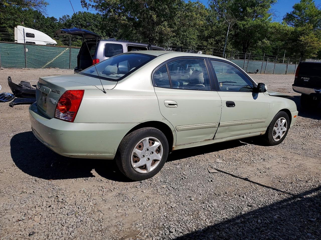 2004 Hyundai Elantra Gls Green vin: KMHDN46DX4U710215
