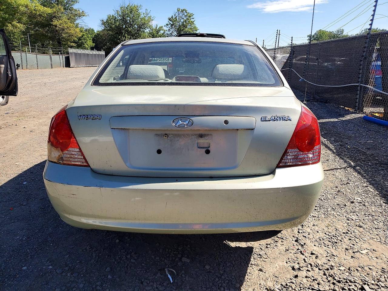 2004 Hyundai Elantra Gls Green vin: KMHDN46DX4U710215