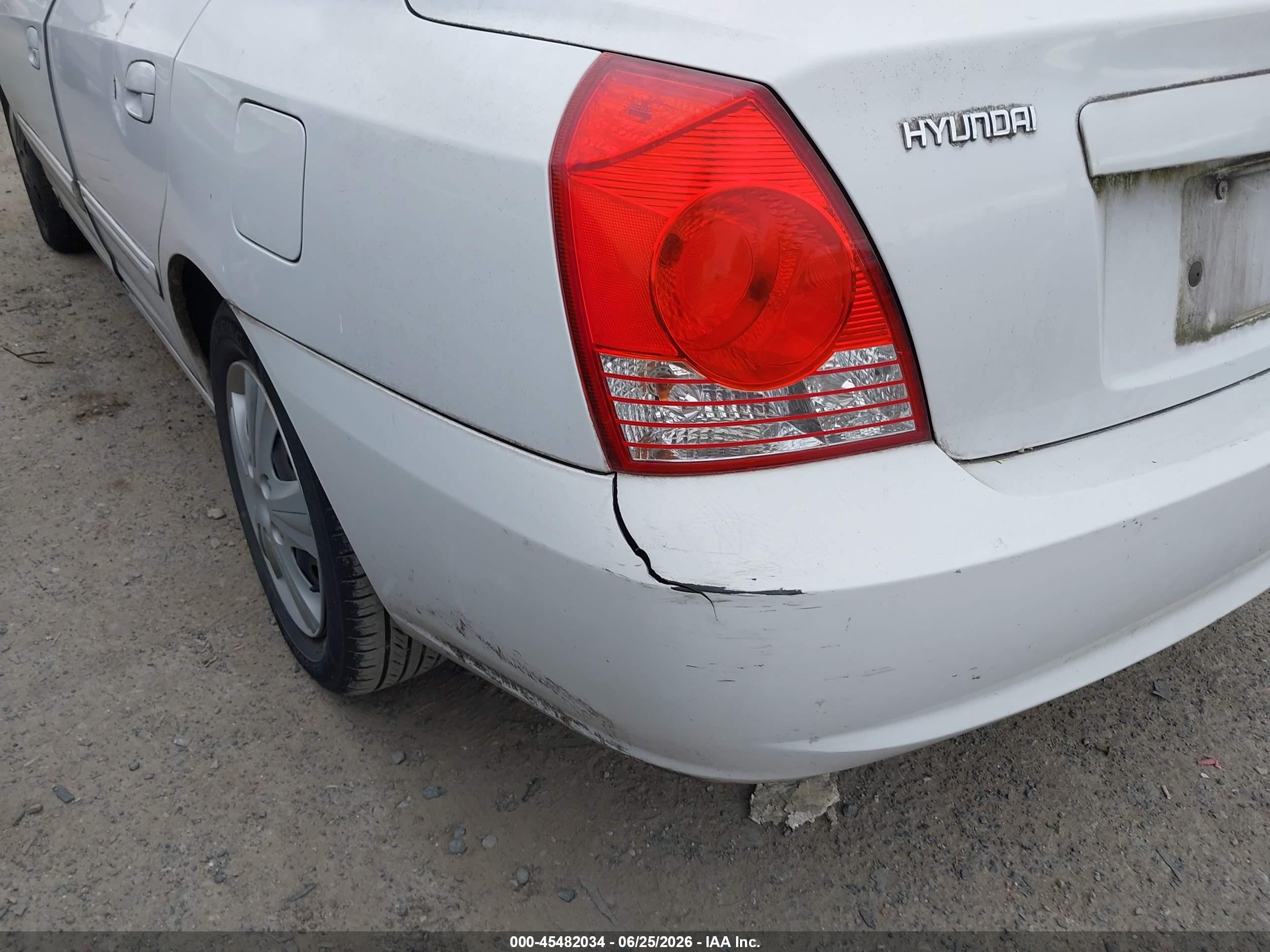 2005 Hyundai Elantra Gls/gt Белый vin: KMHDN46DX5U052557