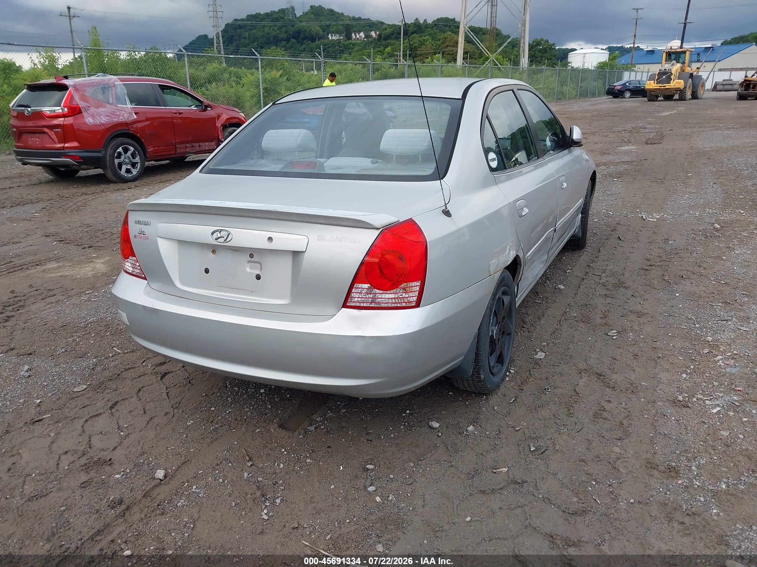 2005 Hyundai Elantra Gls/gt Silver vin: KMHDN46DX5U122204