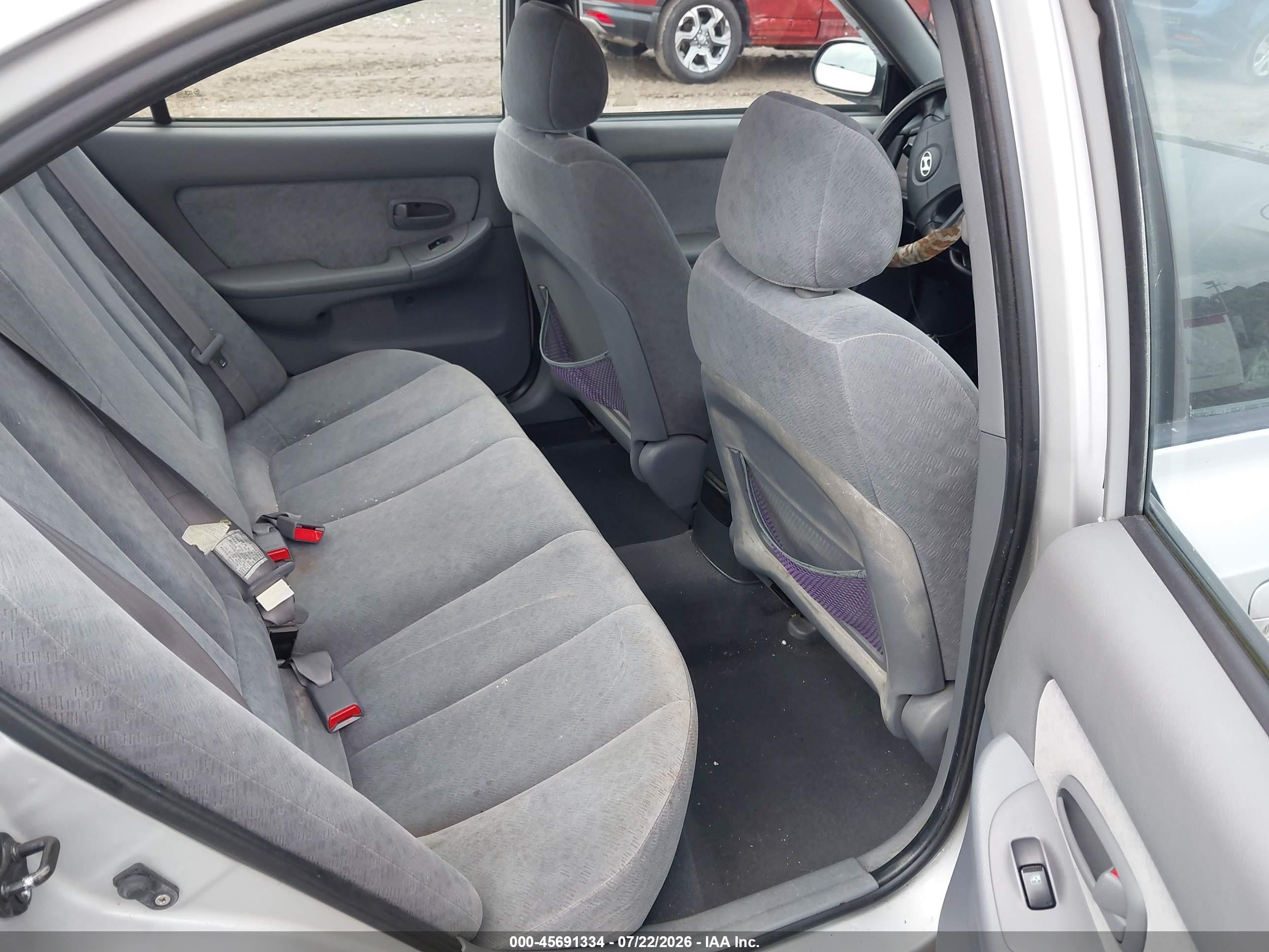 2005 Hyundai Elantra Gls/gt Silver vin: KMHDN46DX5U122204