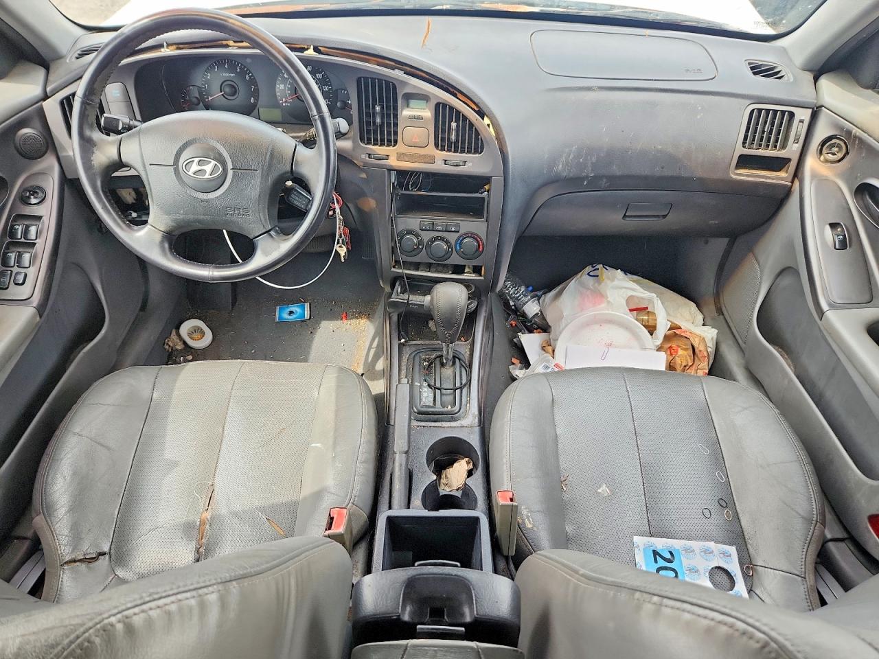 2005 Hyundai Elantra Gl Two Tone vin: KMHDN56D15U156747