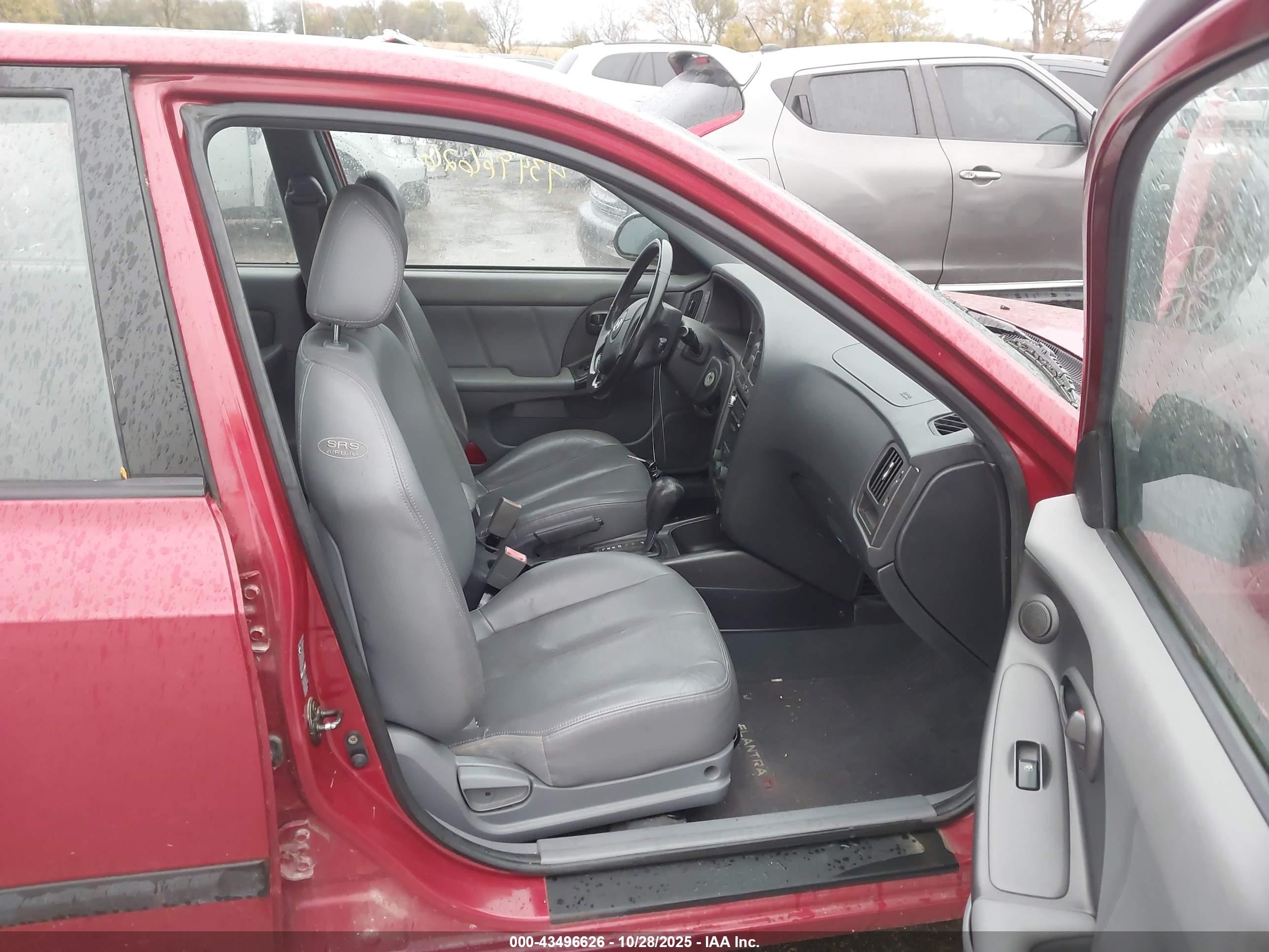 2004 Hyundai Elantra Gt Red vin: KMHDN56D34U112845