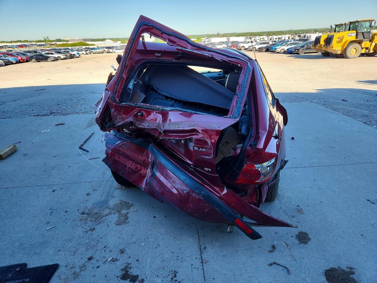 2004 Hyundai Elantra Gt Red vin: KMHDN56D34U112845
