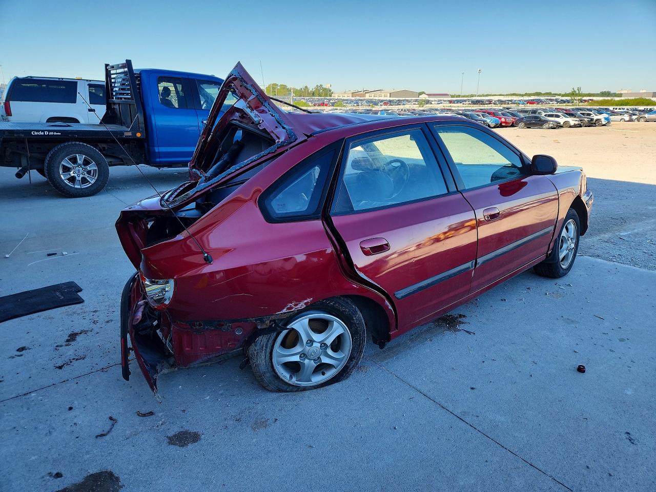 2004 Hyundai Elantra Gt Red vin: KMHDN56D34U112845