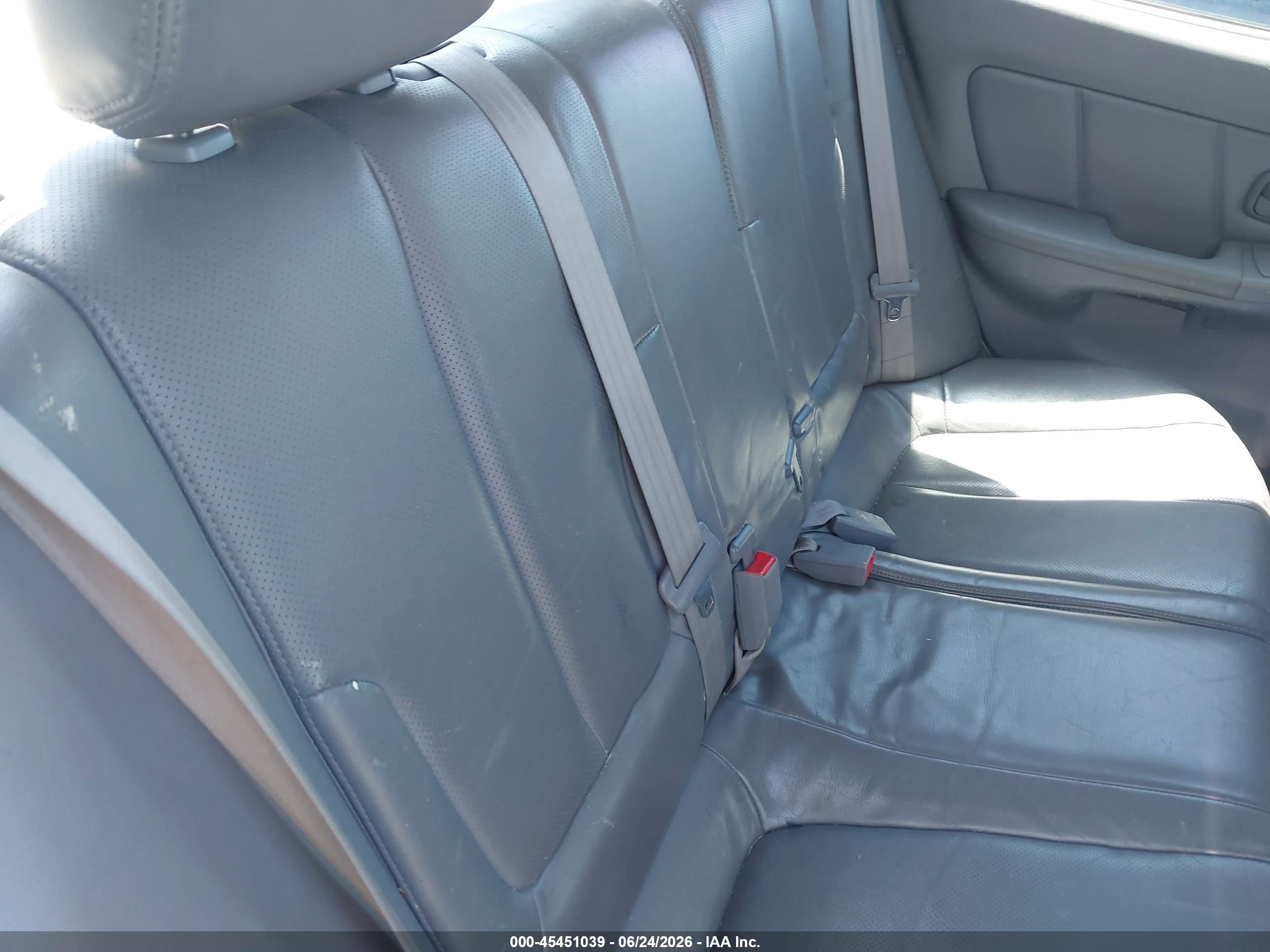 2004 Hyundai Elantra Gt Серебряный vin: KMHDN56D34U121447