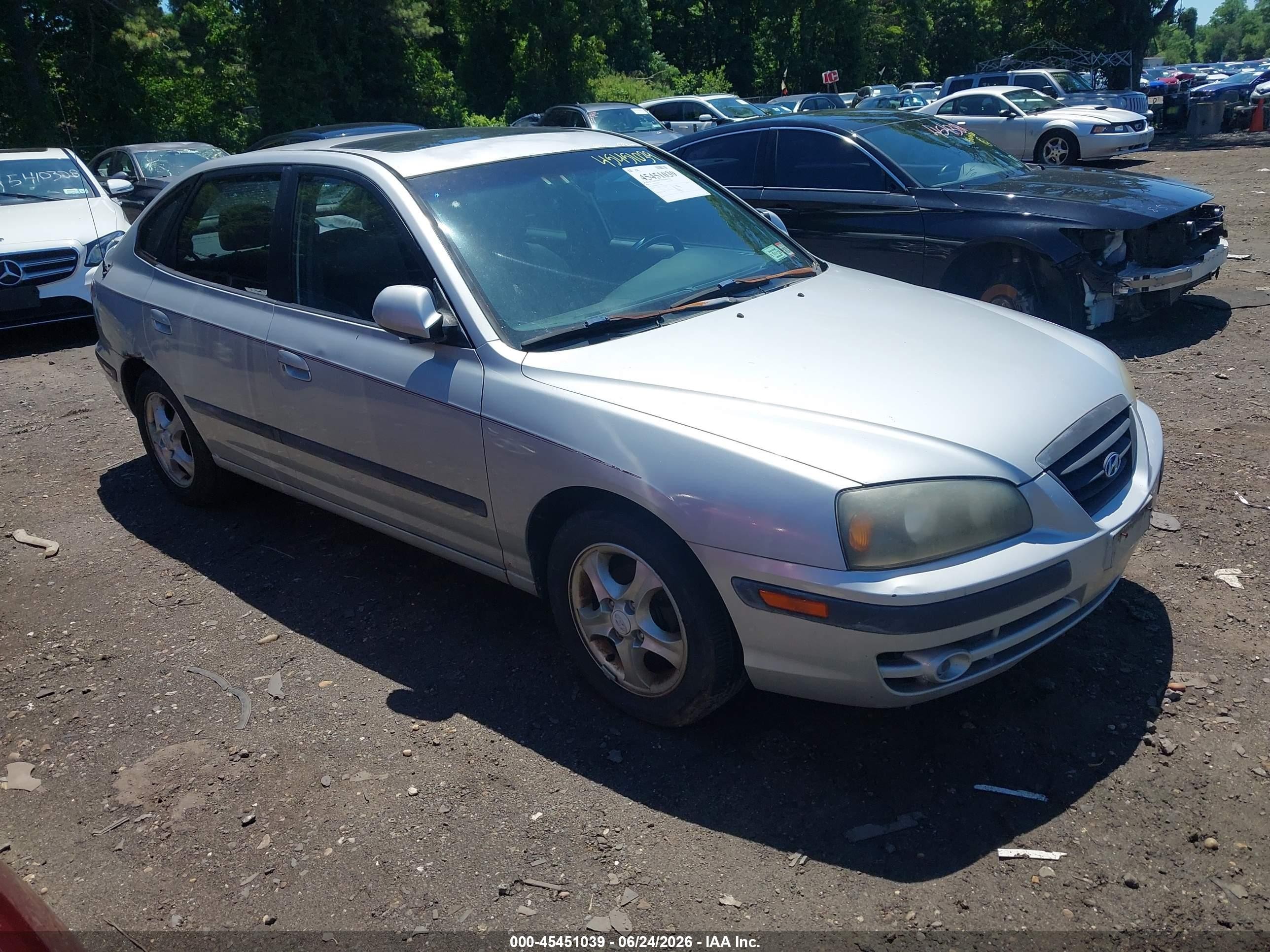 2004 Hyundai Elantra Gt Silver vin: KMHDN56D34U121447