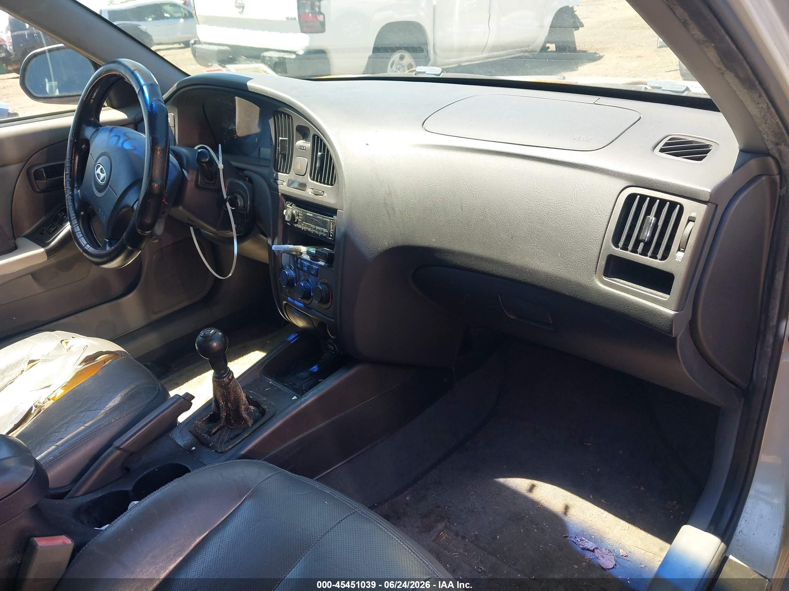 2004 Hyundai Elantra Gt Серебряный vin: KMHDN56D34U121447