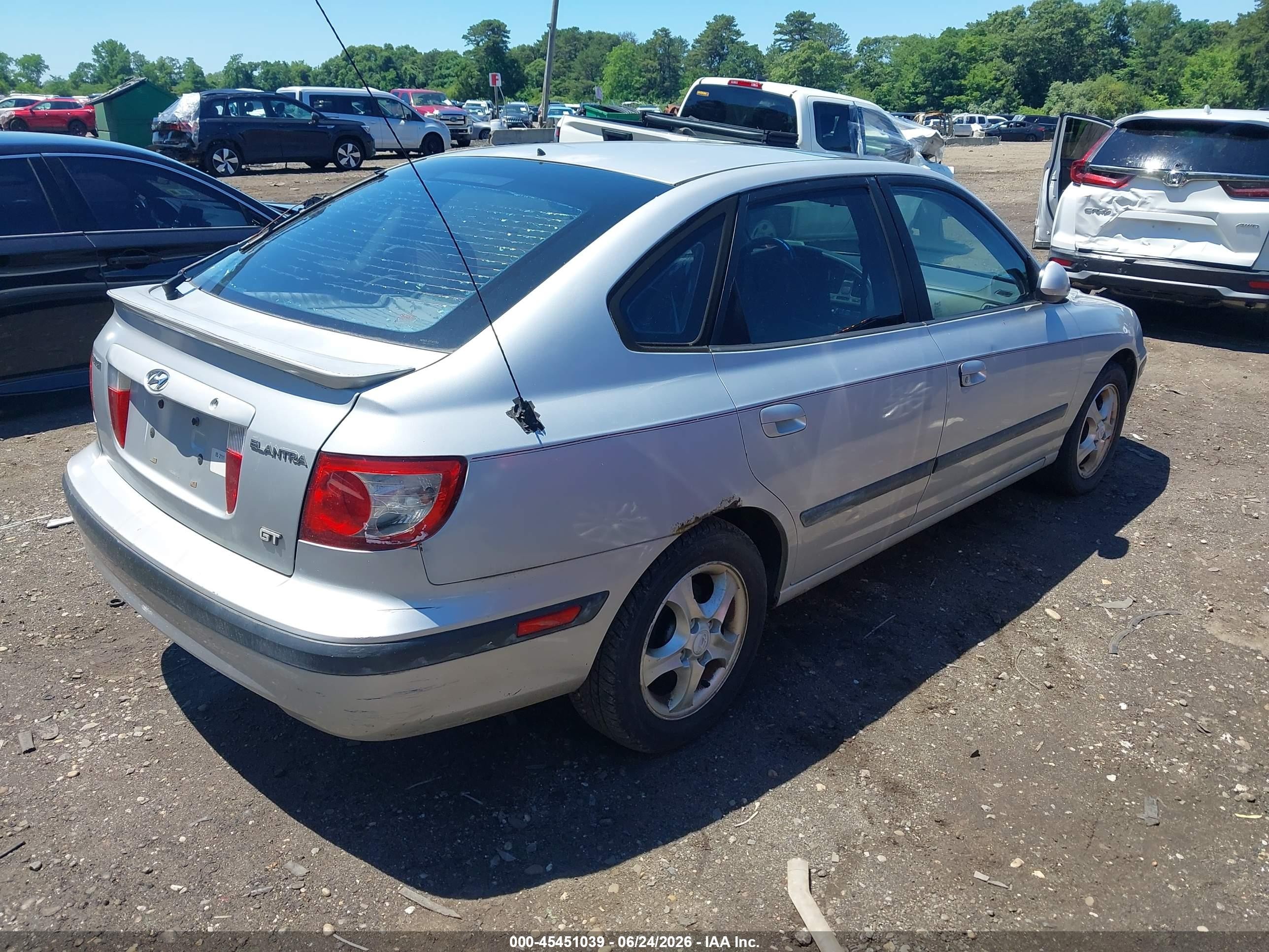 2004 Hyundai Elantra Gt Серебряный vin: KMHDN56D34U121447