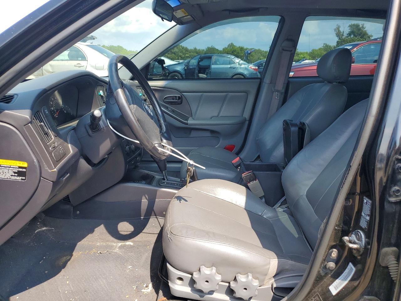 2004 Hyundai Elantra Gt Black vin: KMHDN56DX4U128119