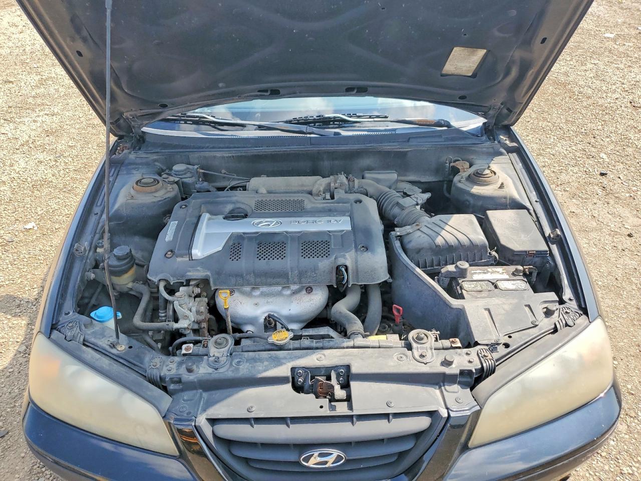 2004 Hyundai Elantra Gt Black vin: KMHDN56DX4U128119