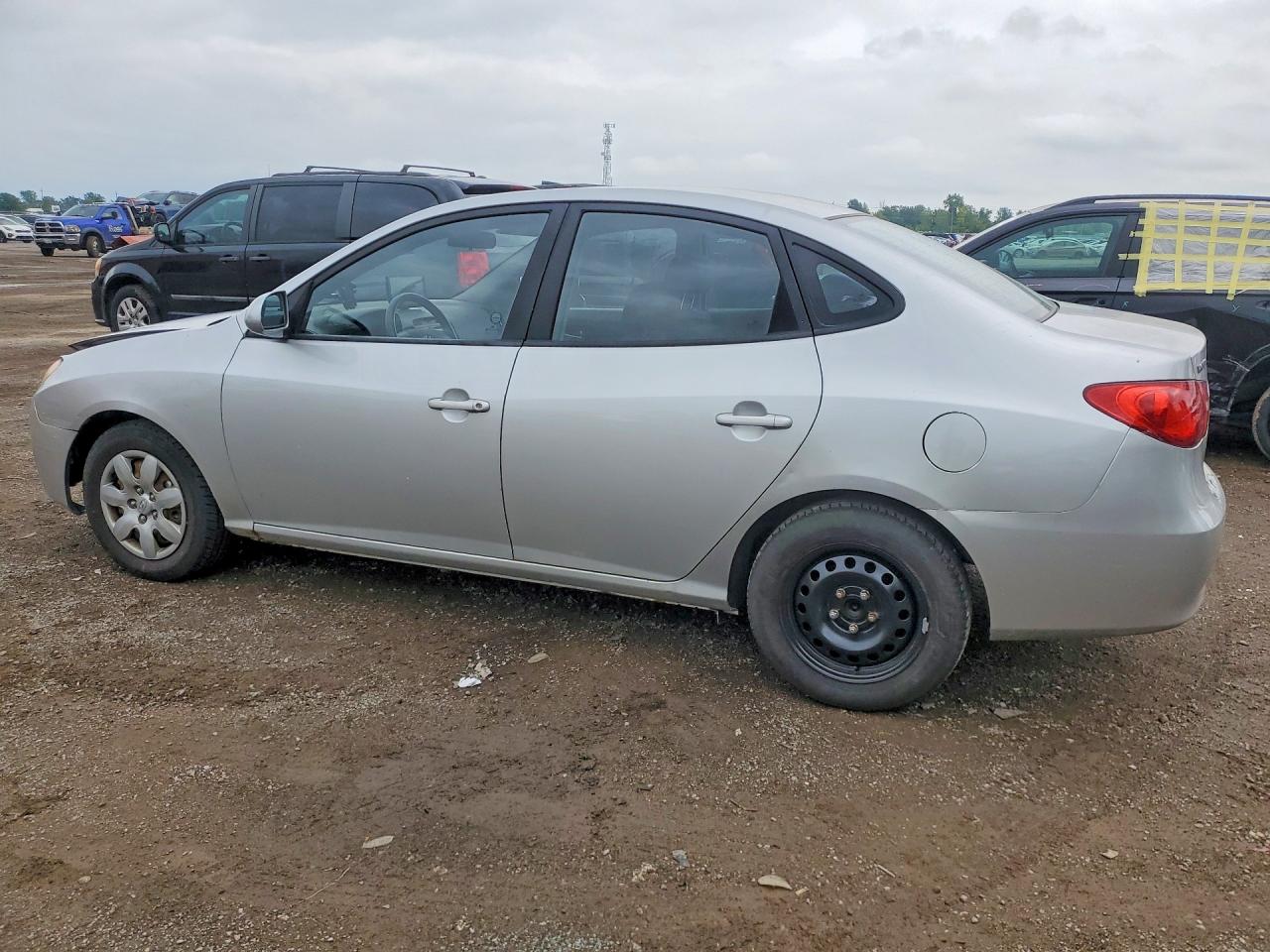 2009 Hyundai Elantra Gl Silver vin: KMHDT45DX9U771062