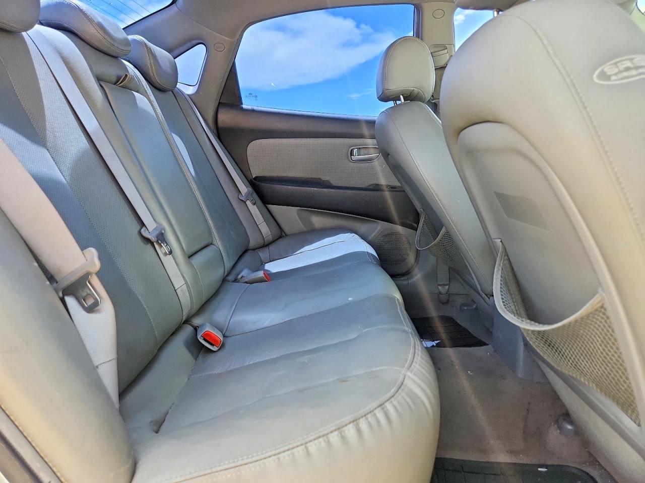 2007 Hyundai Elantra Gls Silver vin: KMHDU46D07U090367