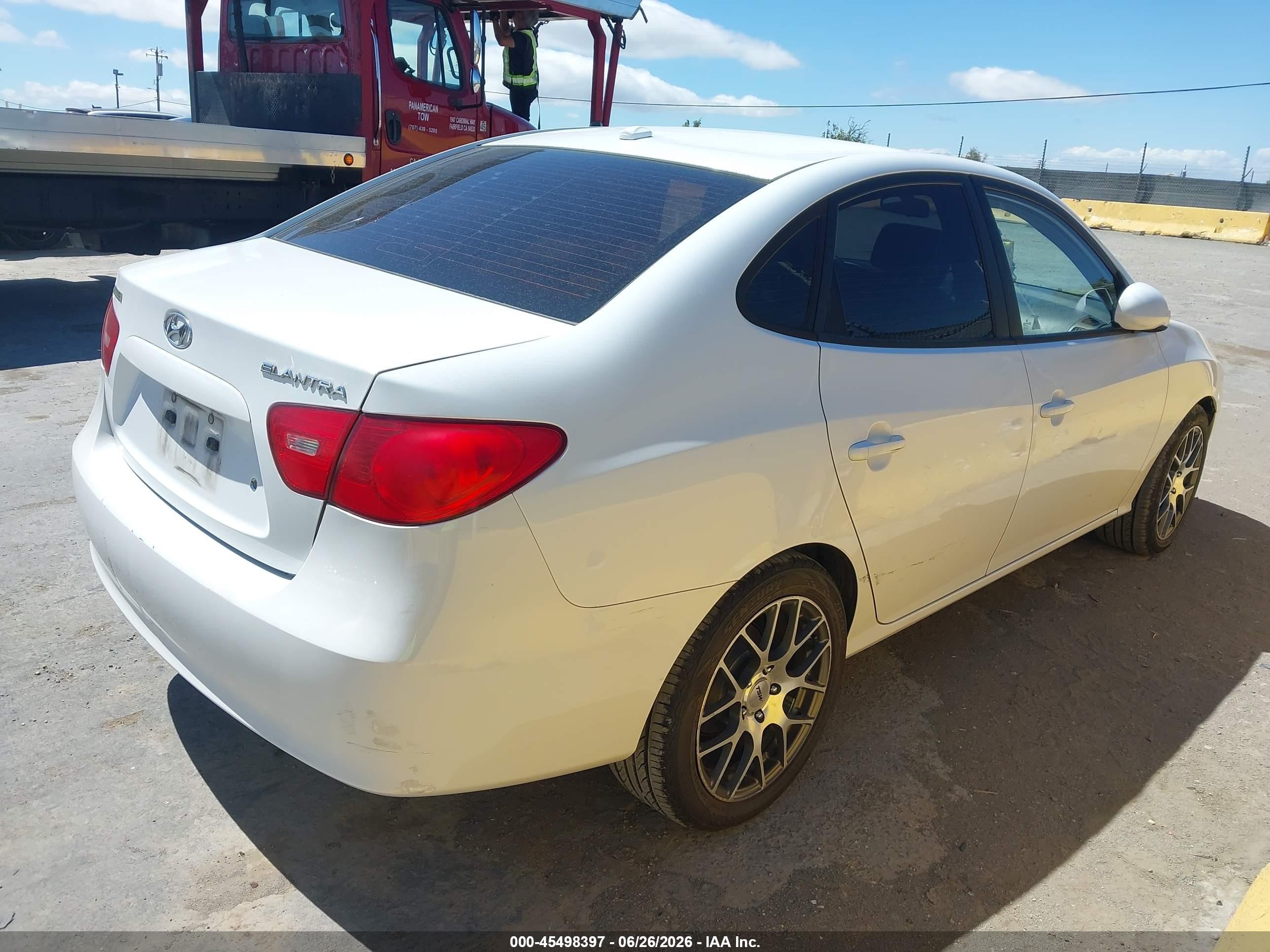 2007 Hyundai Elantra Gls/ltd/se White vin: KMHDU46D07U103425