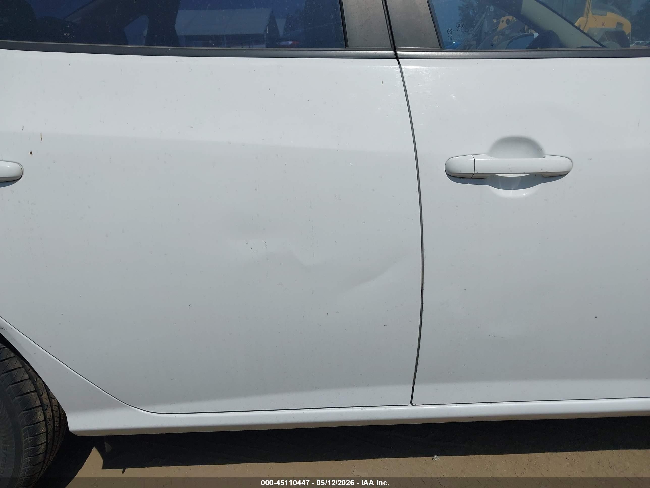 2007 Hyundai Elantra Gls/limited/se White vin: KMHDU46D07U120323