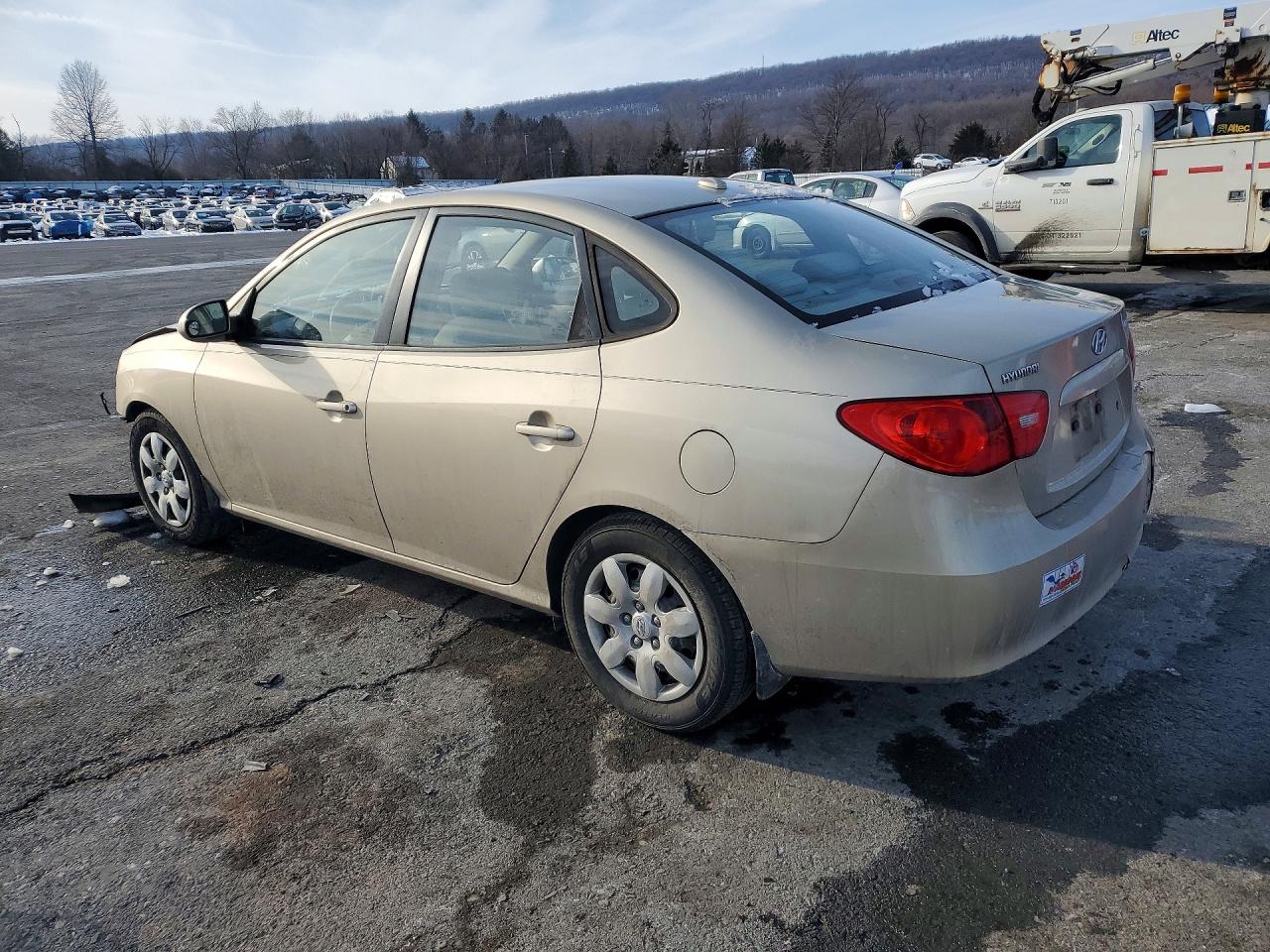 2007 Hyundai Elantra Gold vin: KMHDU46D07U150289