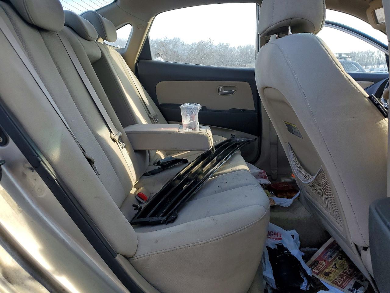 2007 Hyundai Elantra Gold vin: KMHDU46D07U150289