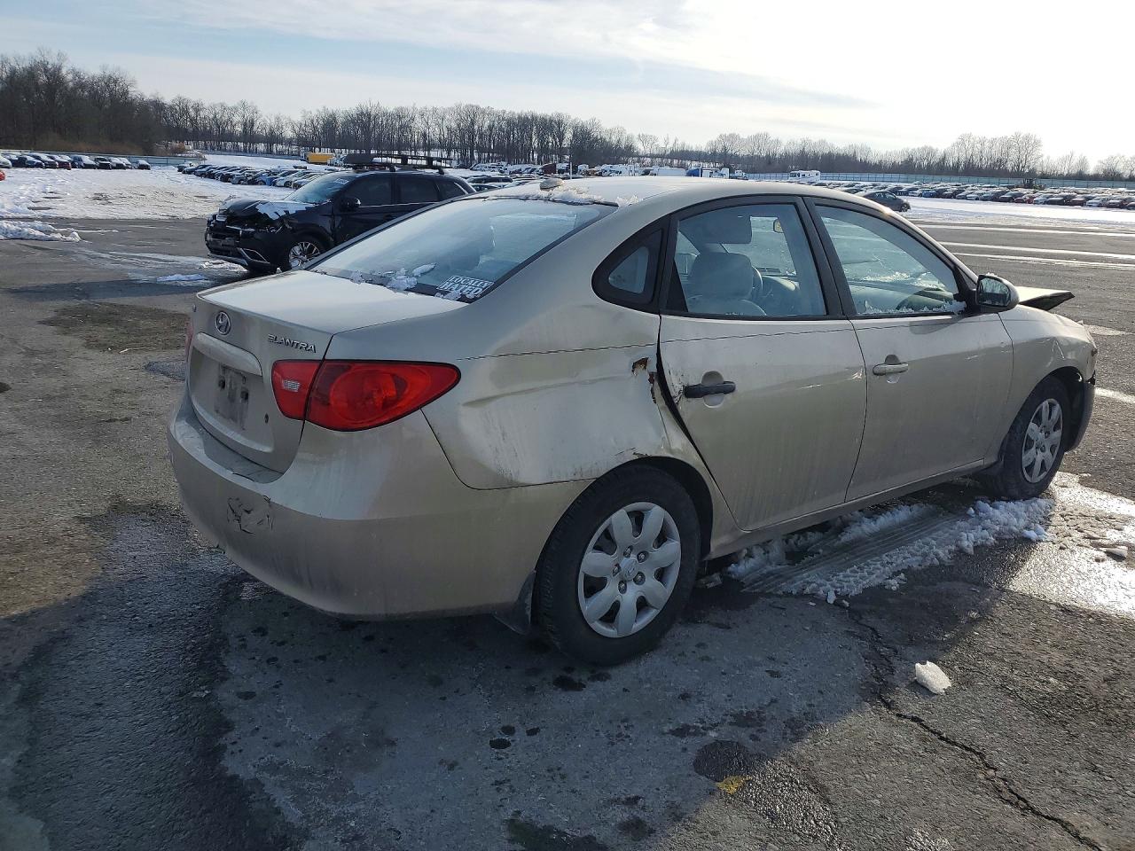 2007 Hyundai Elantra Gold vin: KMHDU46D07U150289