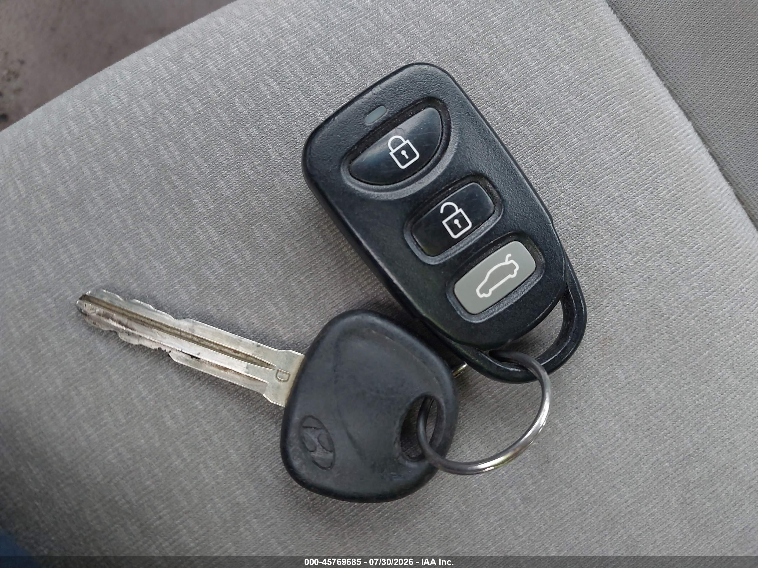 2007 Hyundai Elantra Gls/ltd/se Silver vin: KMHDU46D07U269590