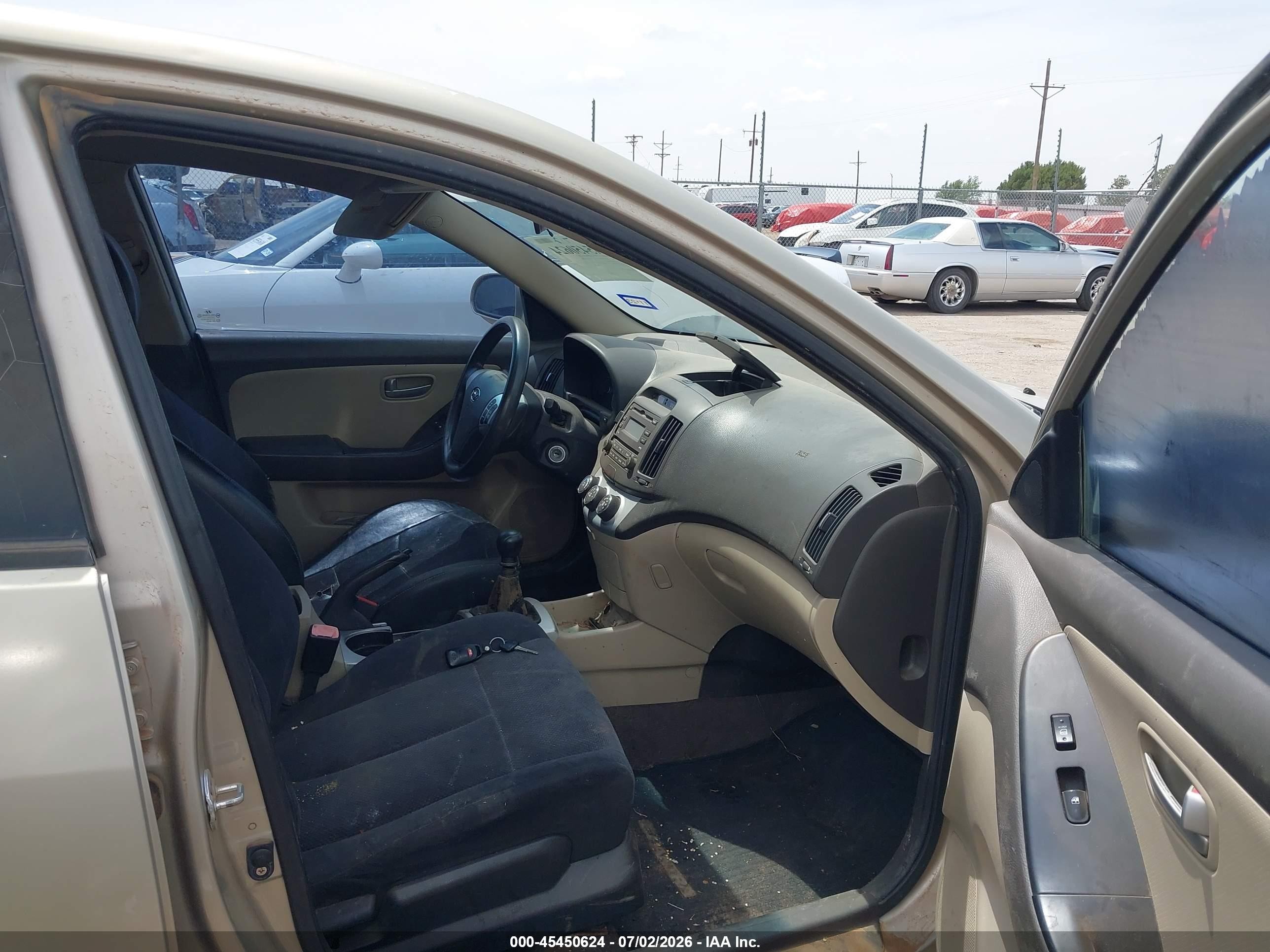 2008 Hyundai Elantra Gls/se Gold vin: KMHDU46D08U355211