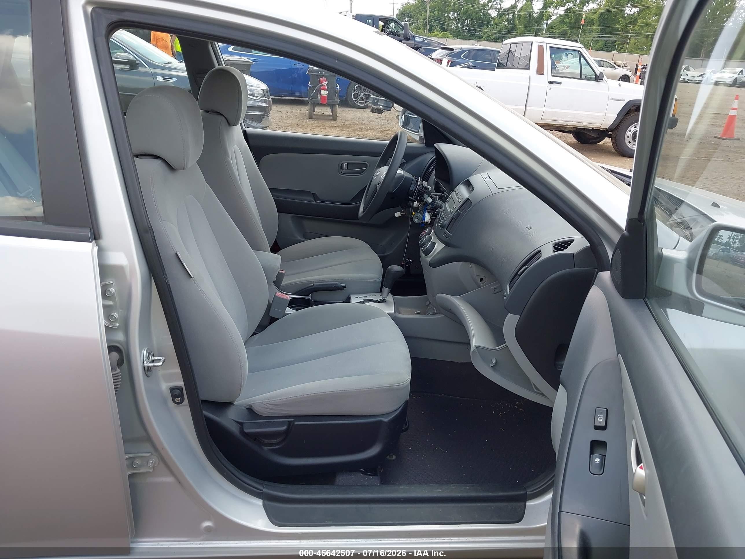 2009 Hyundai Elantra Gls Серебряный vin: KMHDU46D09U793325