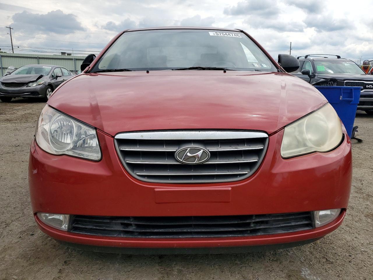 2009 Hyundai Elantra Red vin: KMHDU46D09U825223